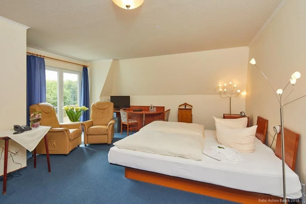 Photo of the whole room, Bed in Seeblick