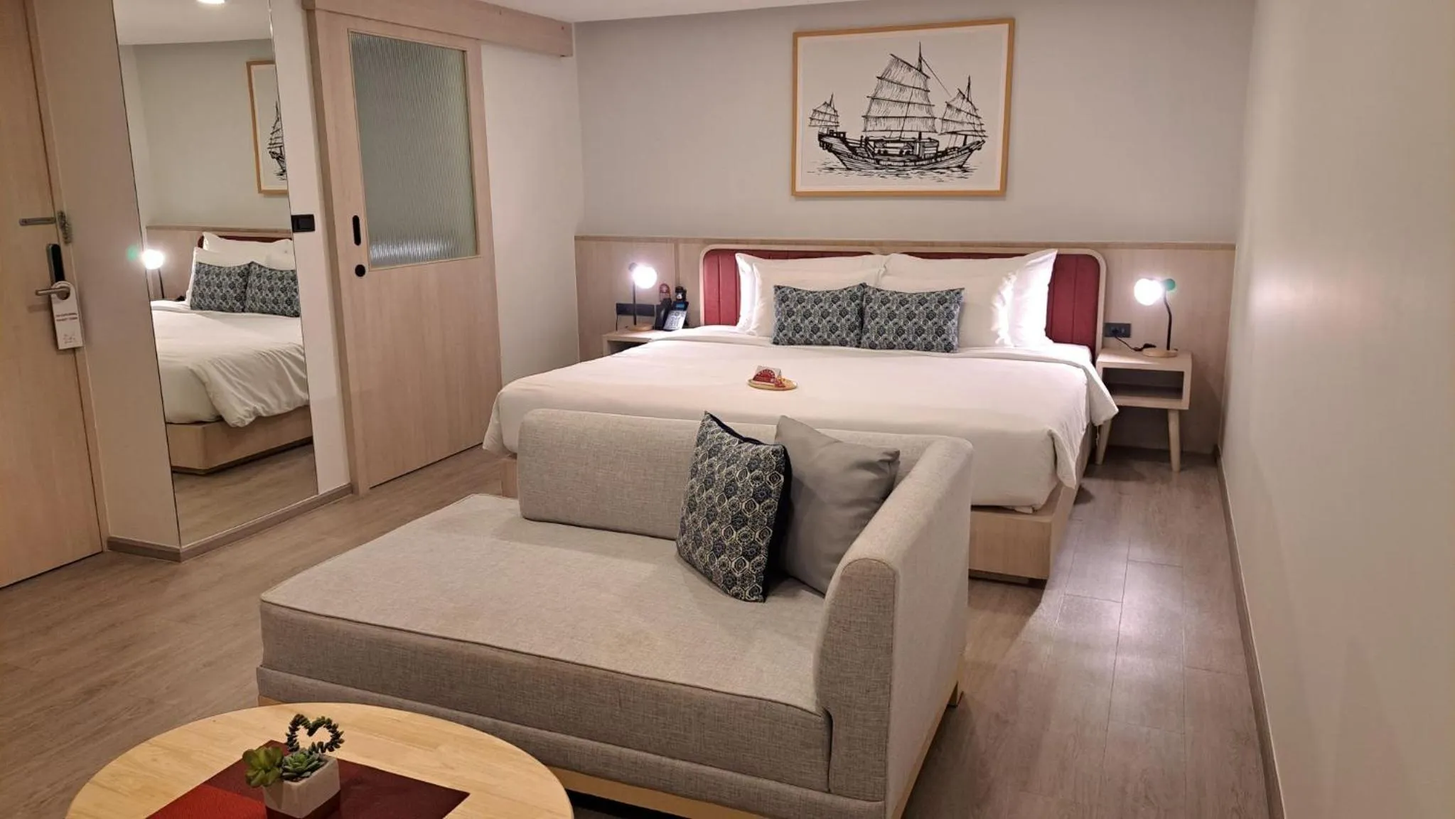 Bed in Hotel Midtown Ratsada