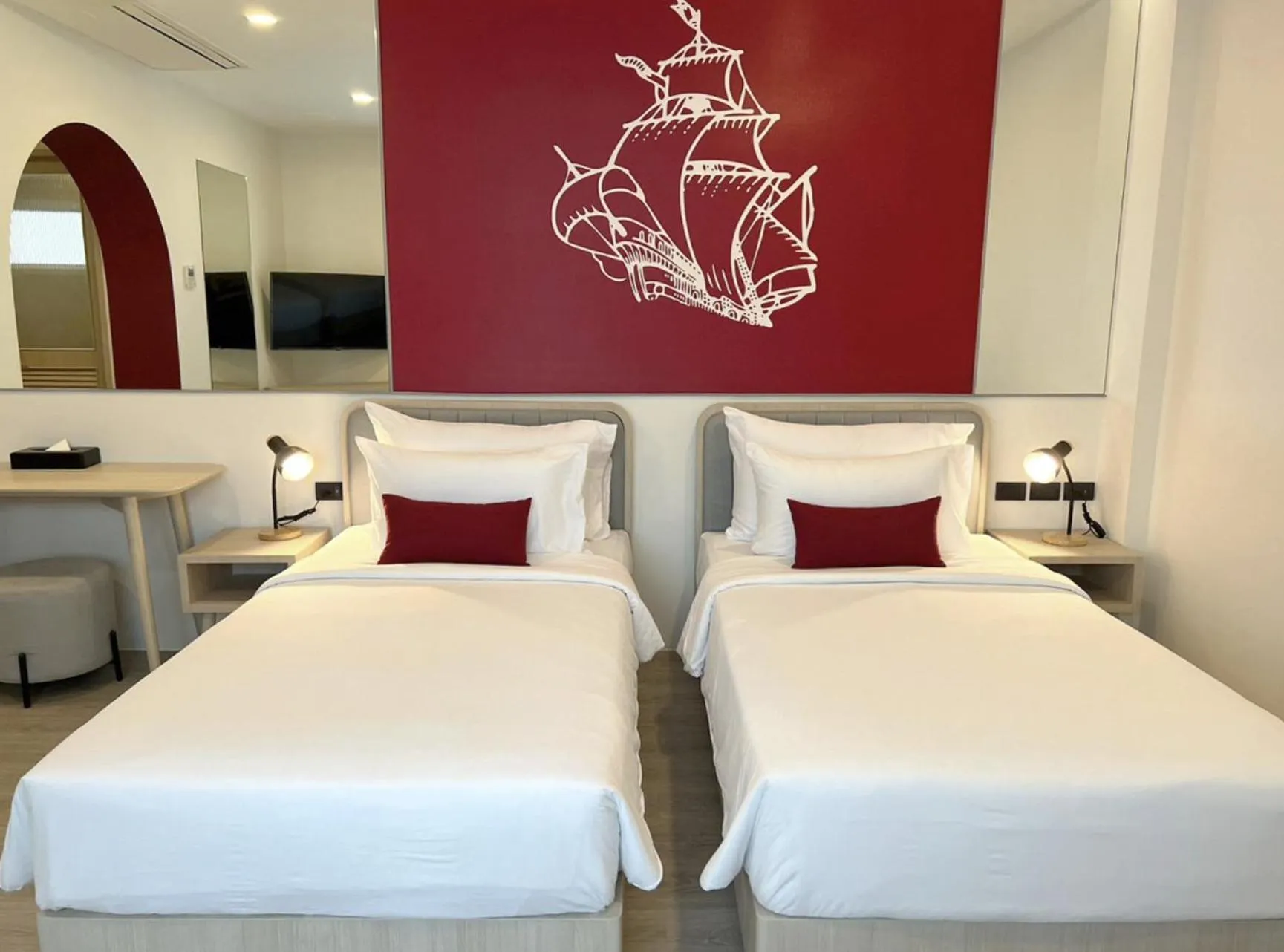 Bedroom, Bed in Hotel Midtown Ratsada