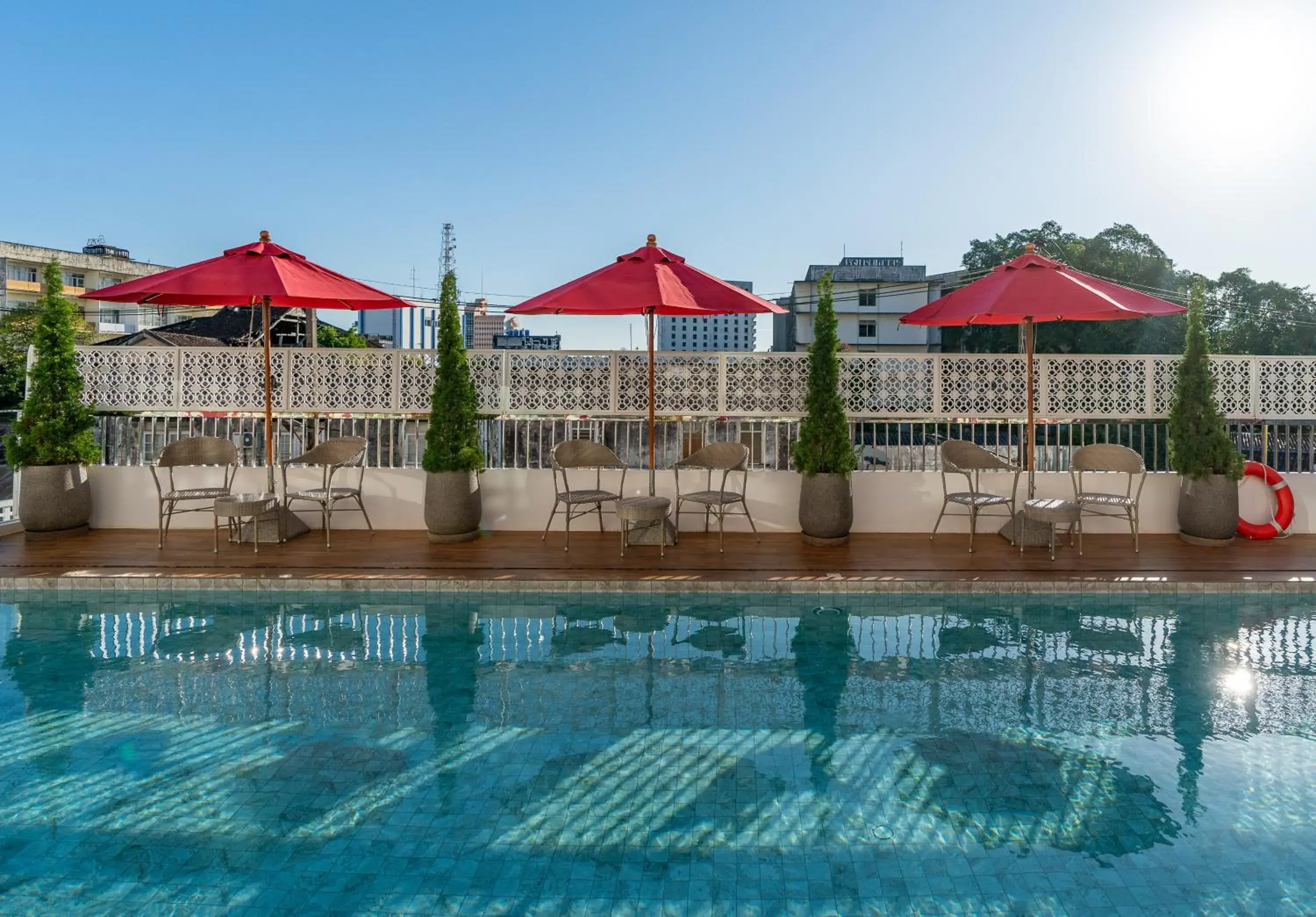 Swimming pool in Hotel Midtown Ratsada Swimming pool in Hotel Midtown Ratsada