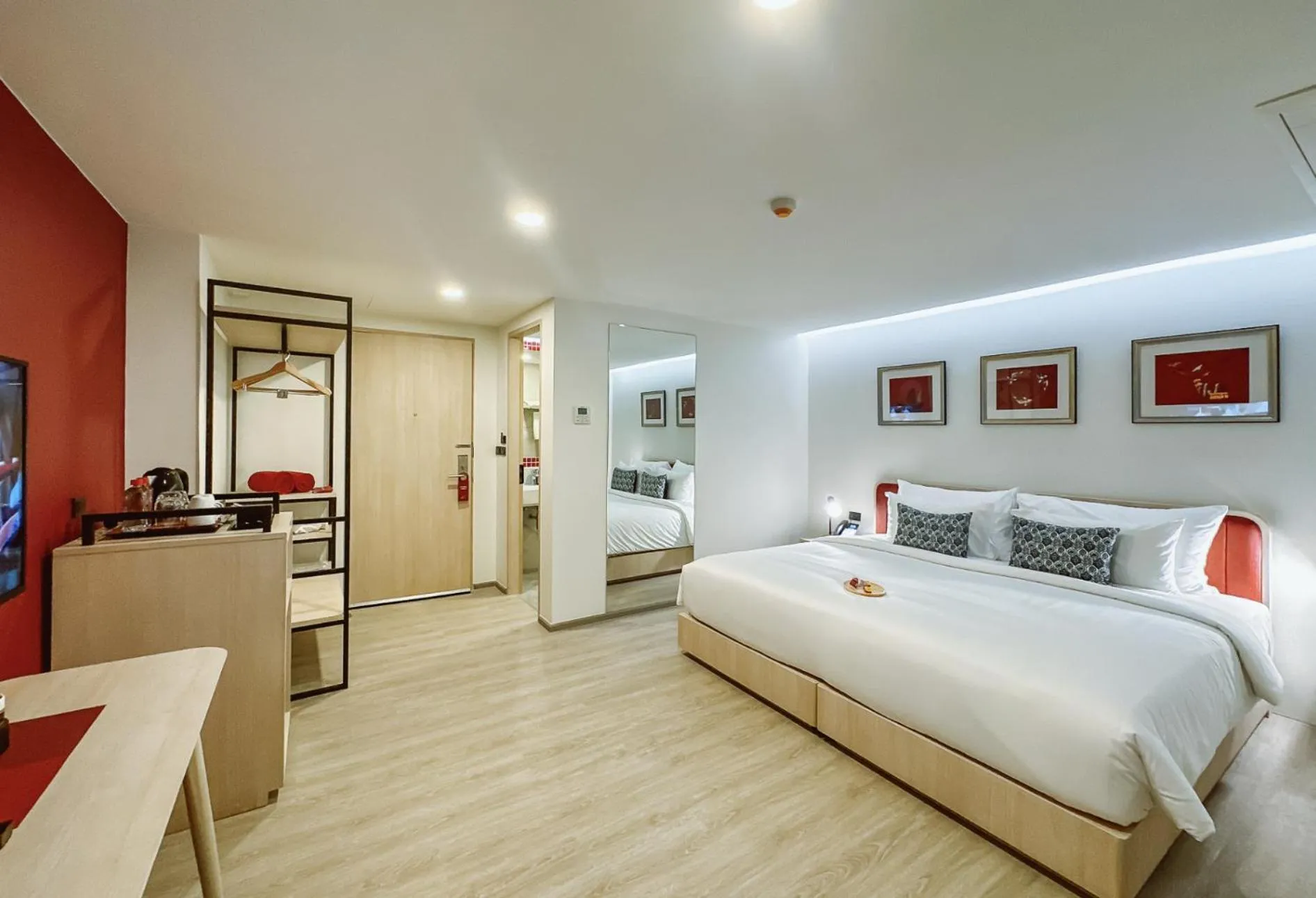 Bedroom, Bed in Hotel Midtown Ratsada