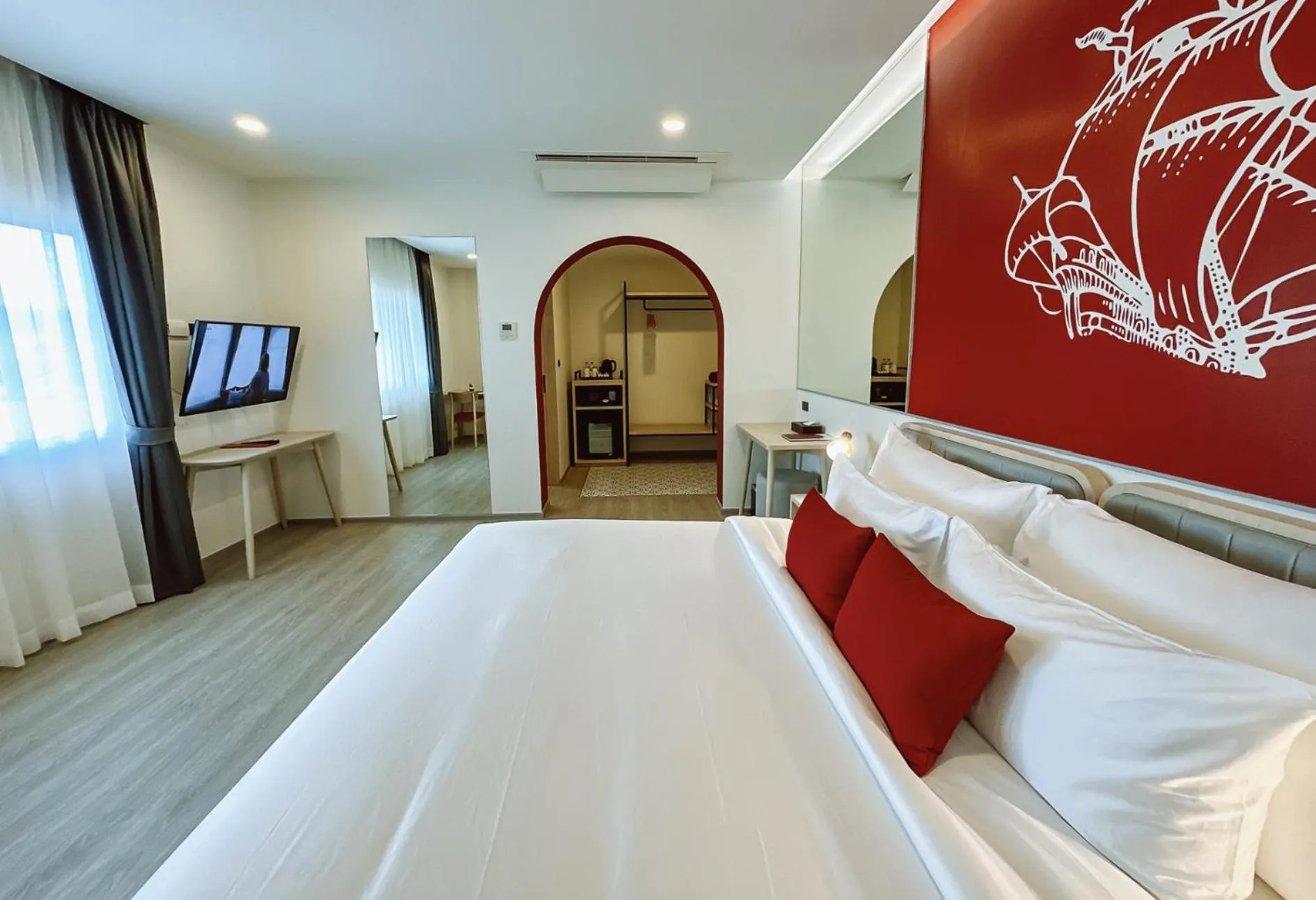 Bedroom, Bed in Hotel Midtown Ratsada