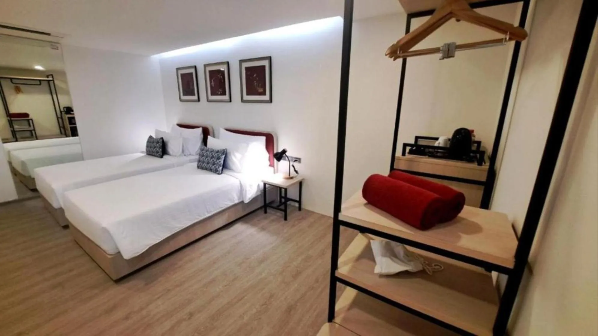 Bedroom, Bed in Hotel Midtown Ratsada