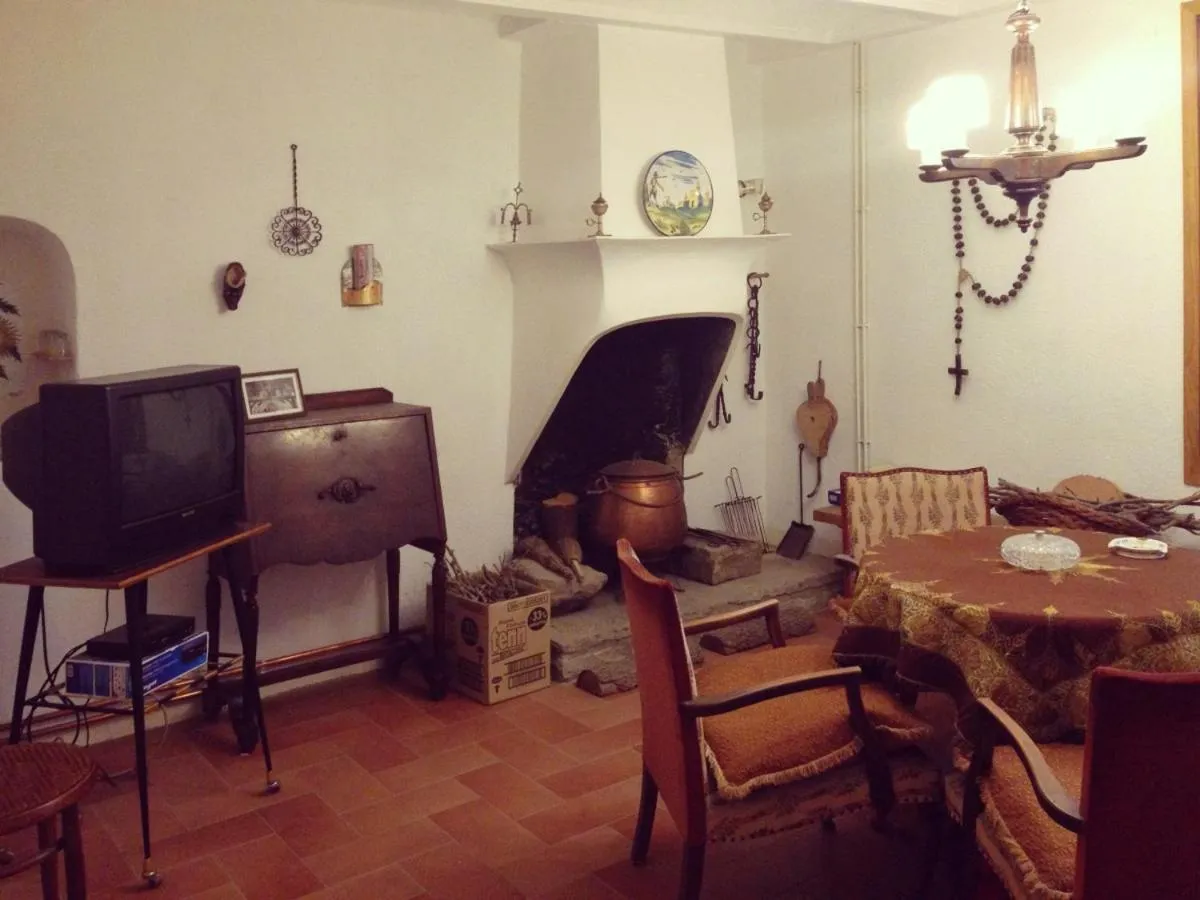 Communal lounge/ TV room in Cal Son