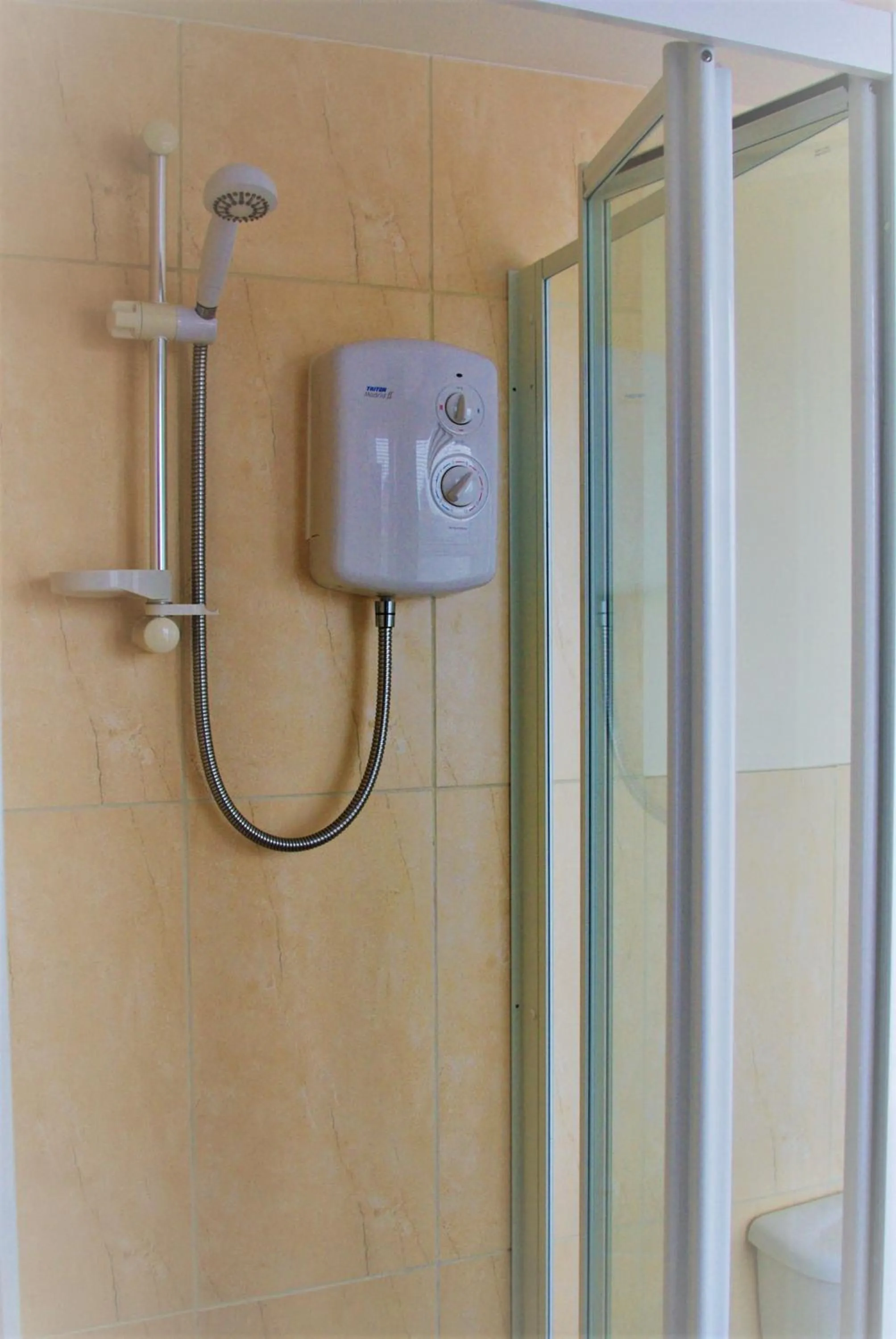Shower in Trevellis Bed and Breakfast