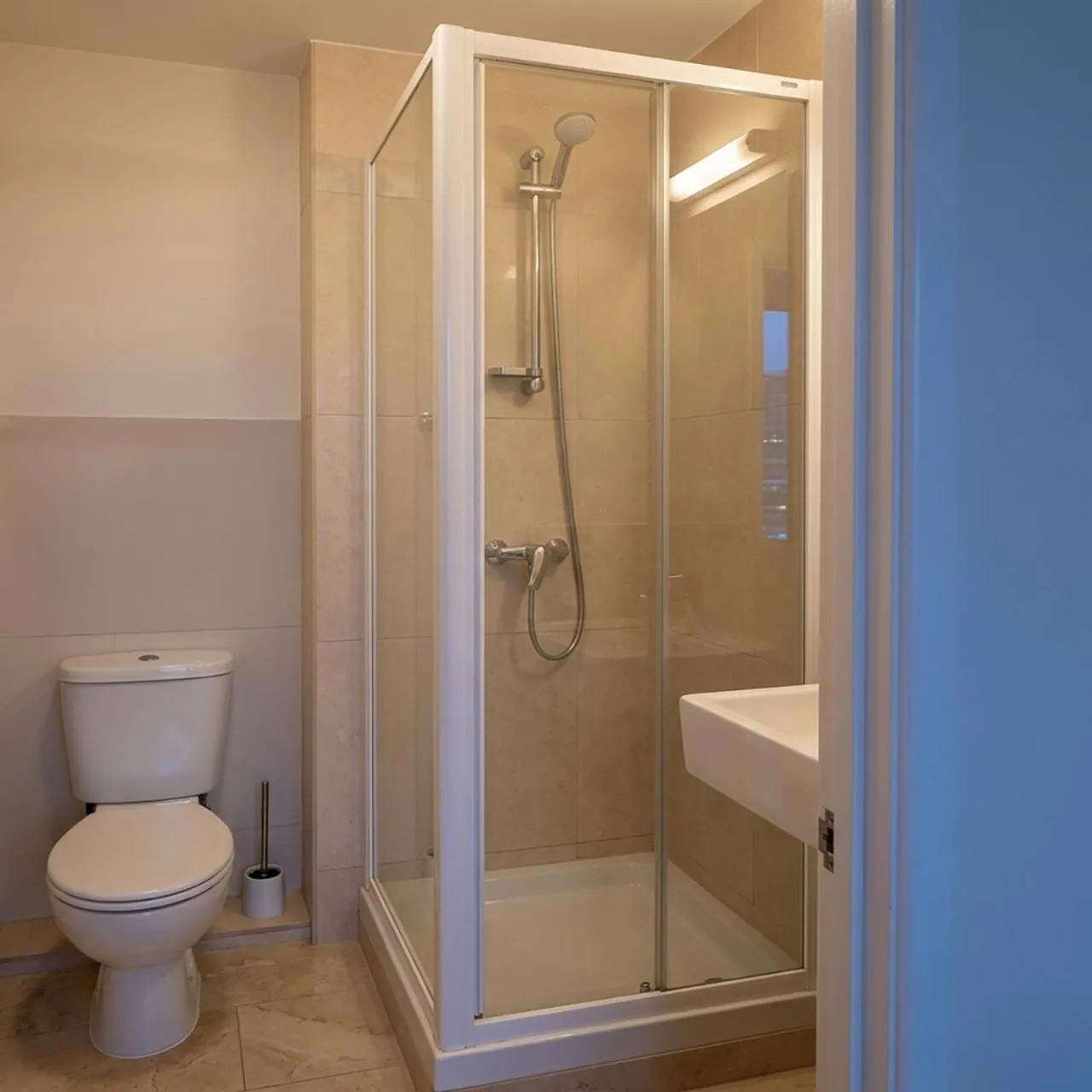 Bathroom in Trevellis Bed and Breakfast