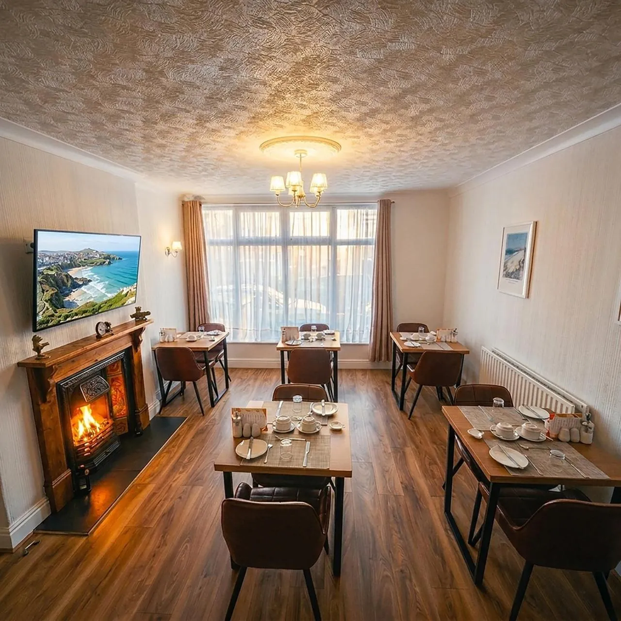 Restaurant/places to eat in Trevellis Bed and Breakfast
