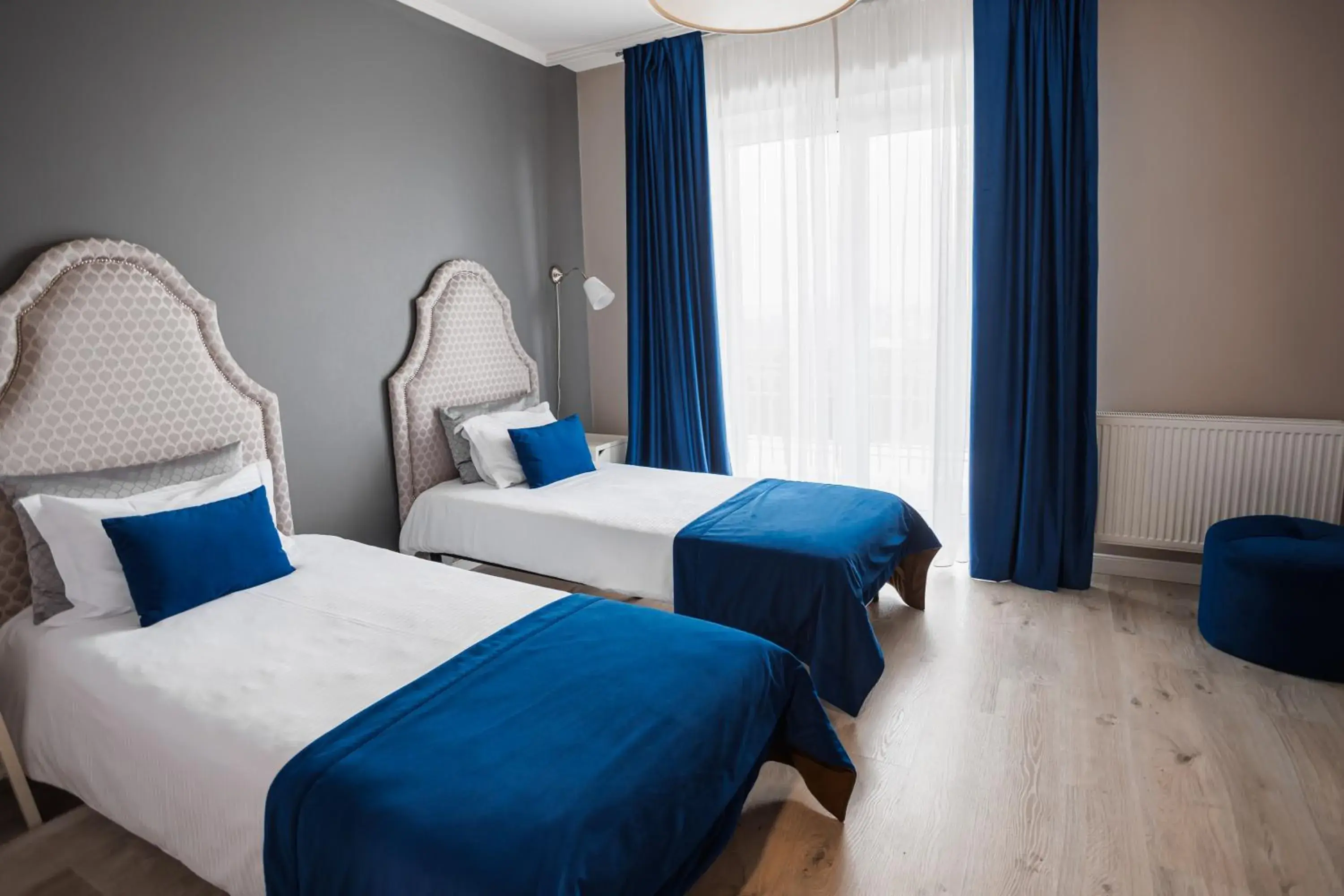 Family Room with Balcony in Rivoli Hotel Family Room with Balcony in Rivoli Hotel