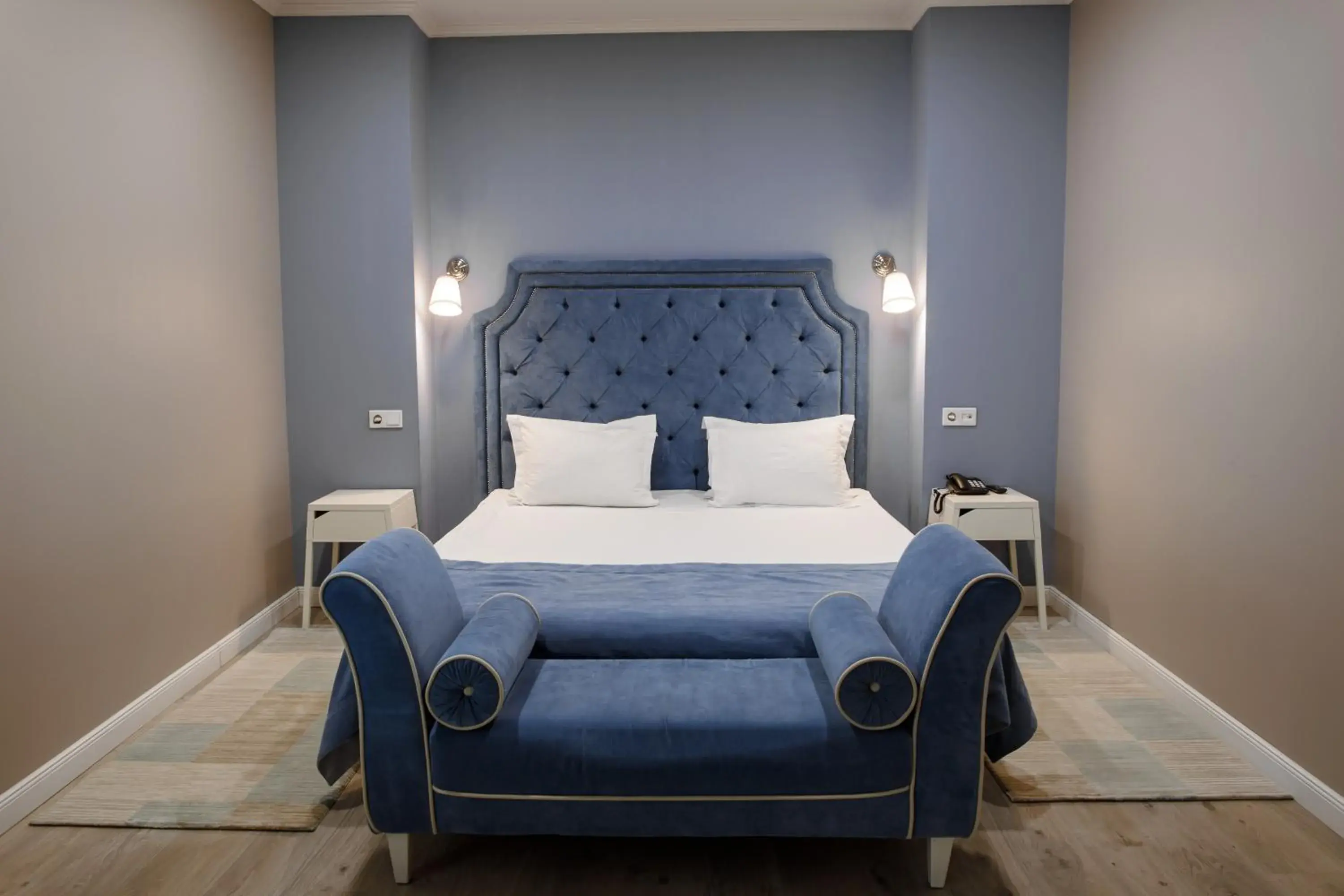 Mansard Superior Junior Suite in Rivoli Hotel Mansard Superior Junior Suite in Rivoli Hotel