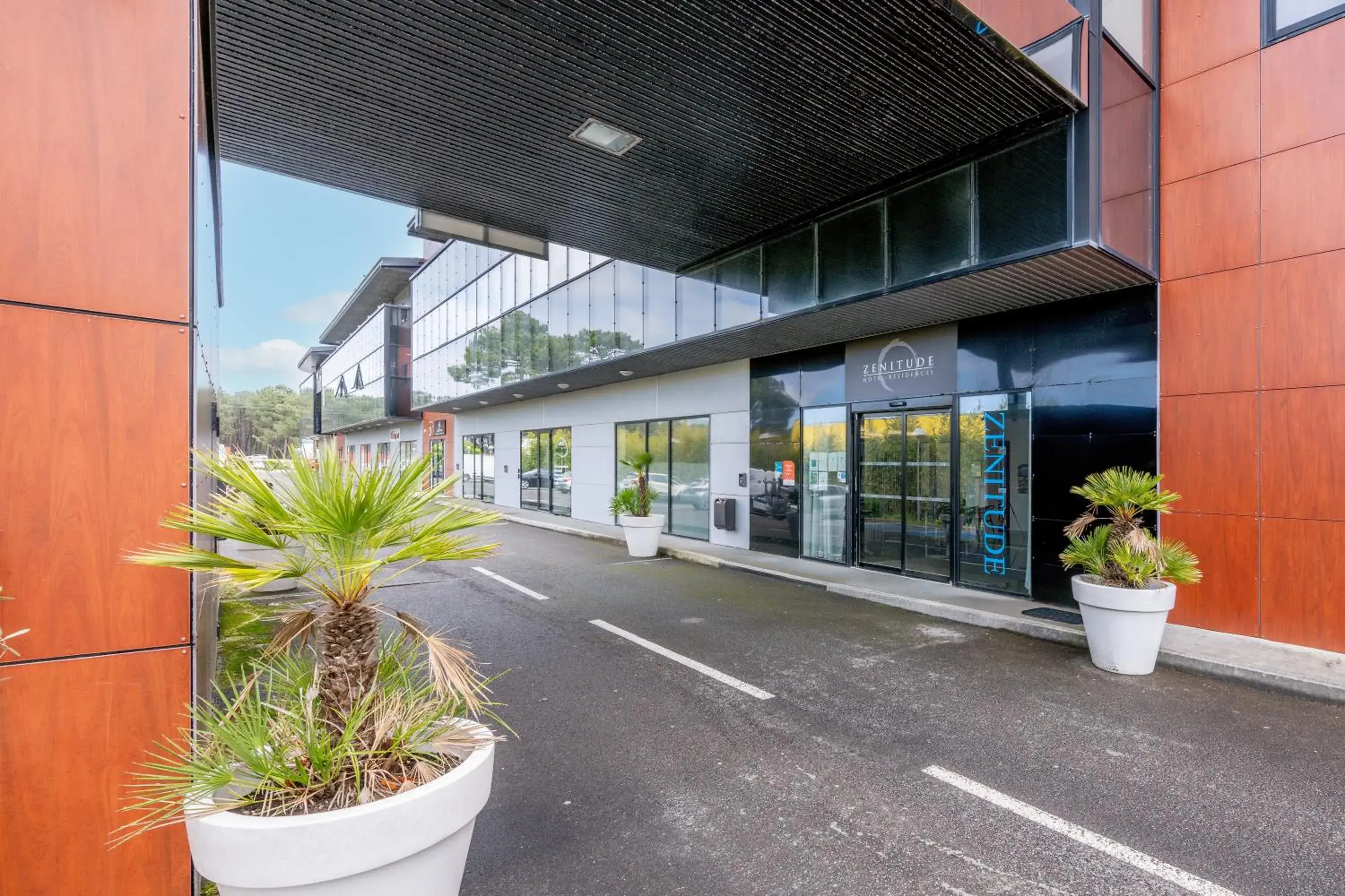 Facade/entrance in Comfort Aparthotel Bassin d'Arcachon Facade/entrance in Comfort Aparthotel Bassin d'Arcachon