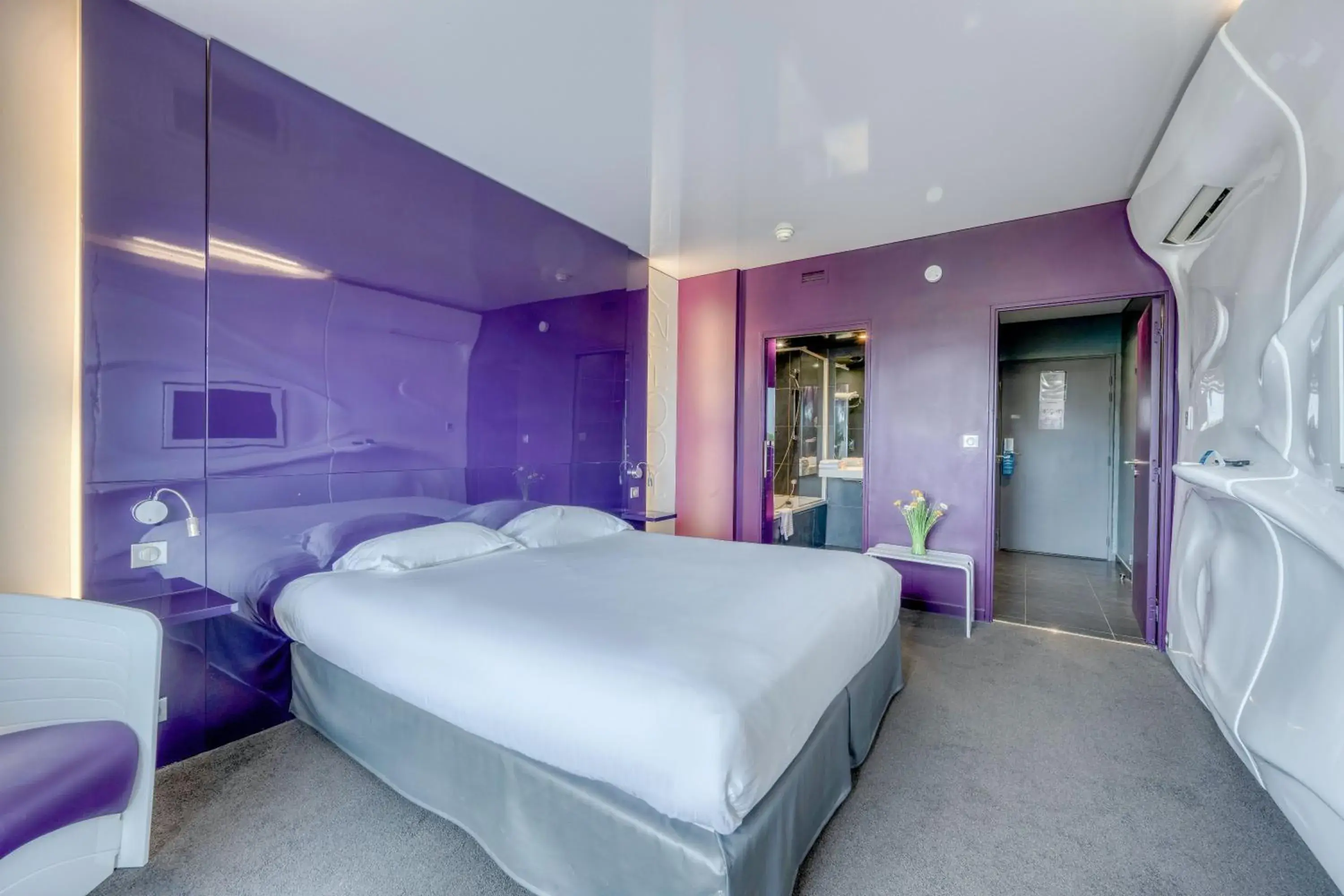 Photo of the whole room, Bed in Comfort Aparthotel Bassin d'Arcachon Photo of the whole room, Bed in Comfort Aparthotel Bassin d'Arcachon