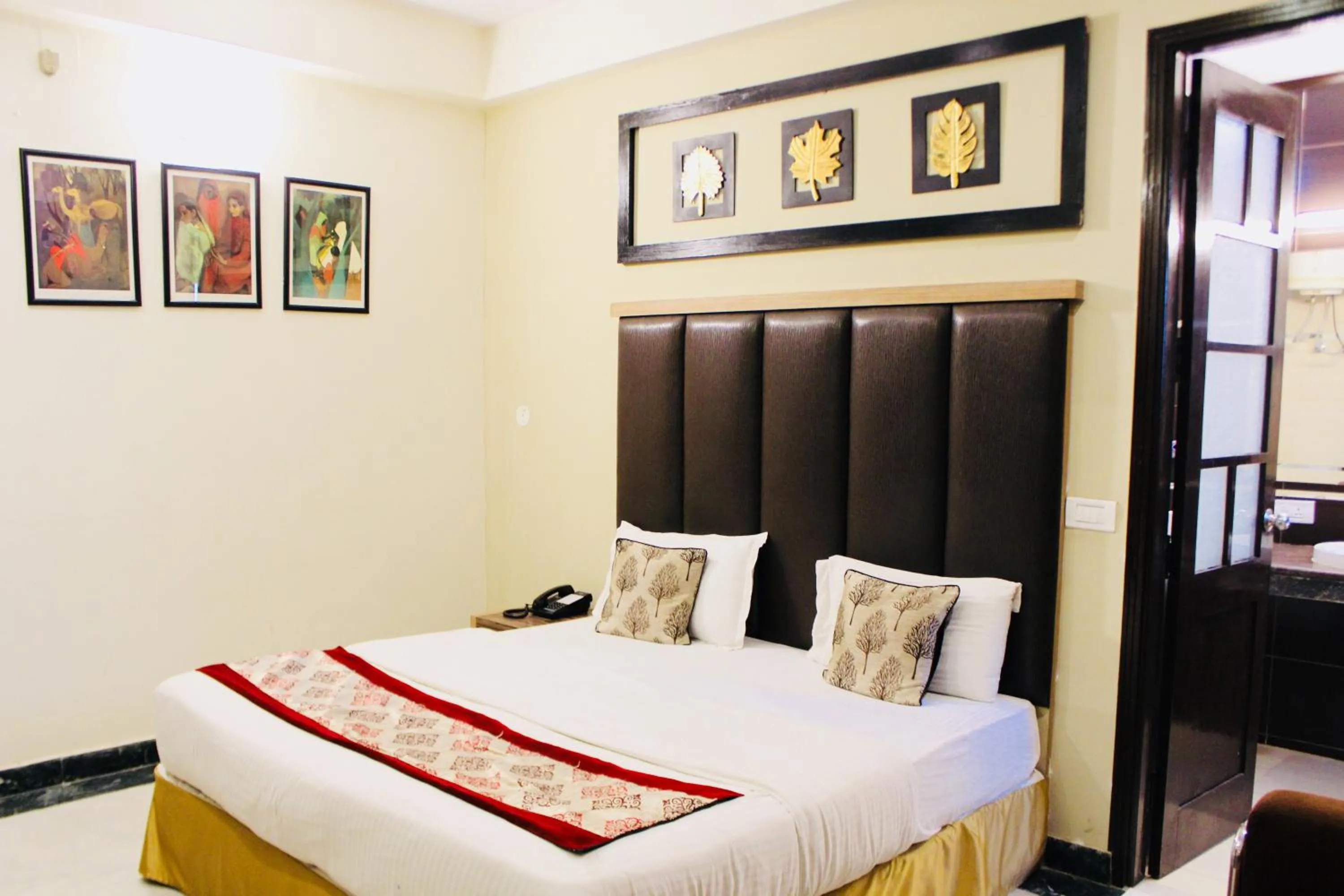 Photo of the whole room in Hotel Imperial Park