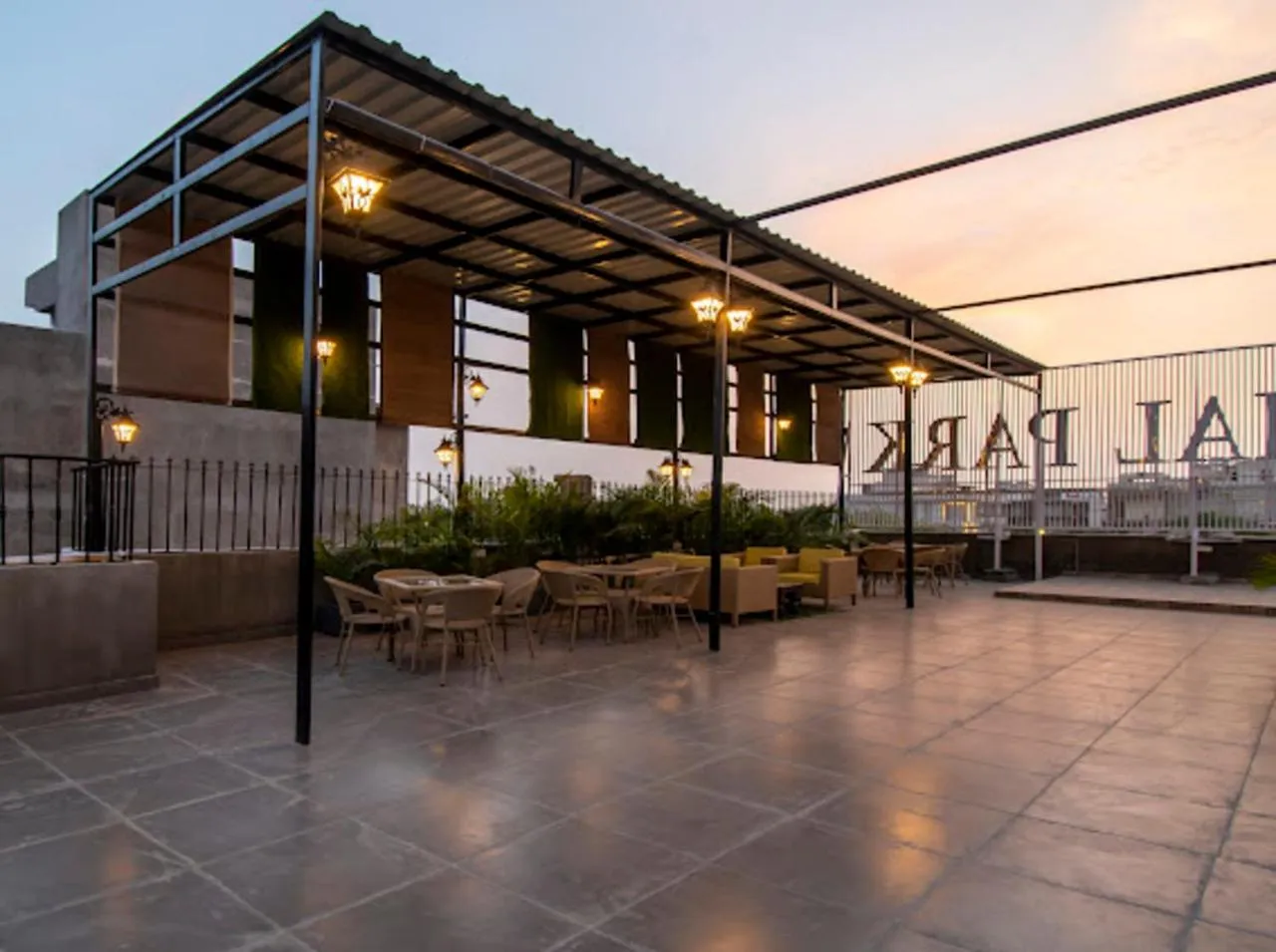 Property building in Hotel Imperial Park