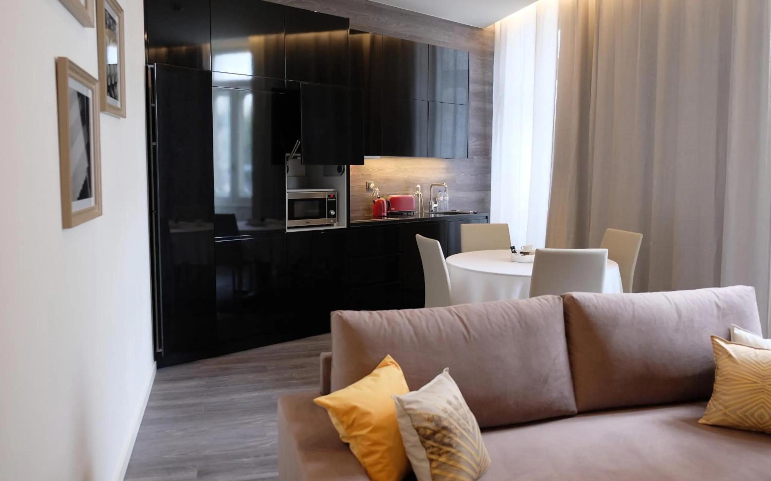 Kitchen or kitchenette in LETHESHOME Apartments