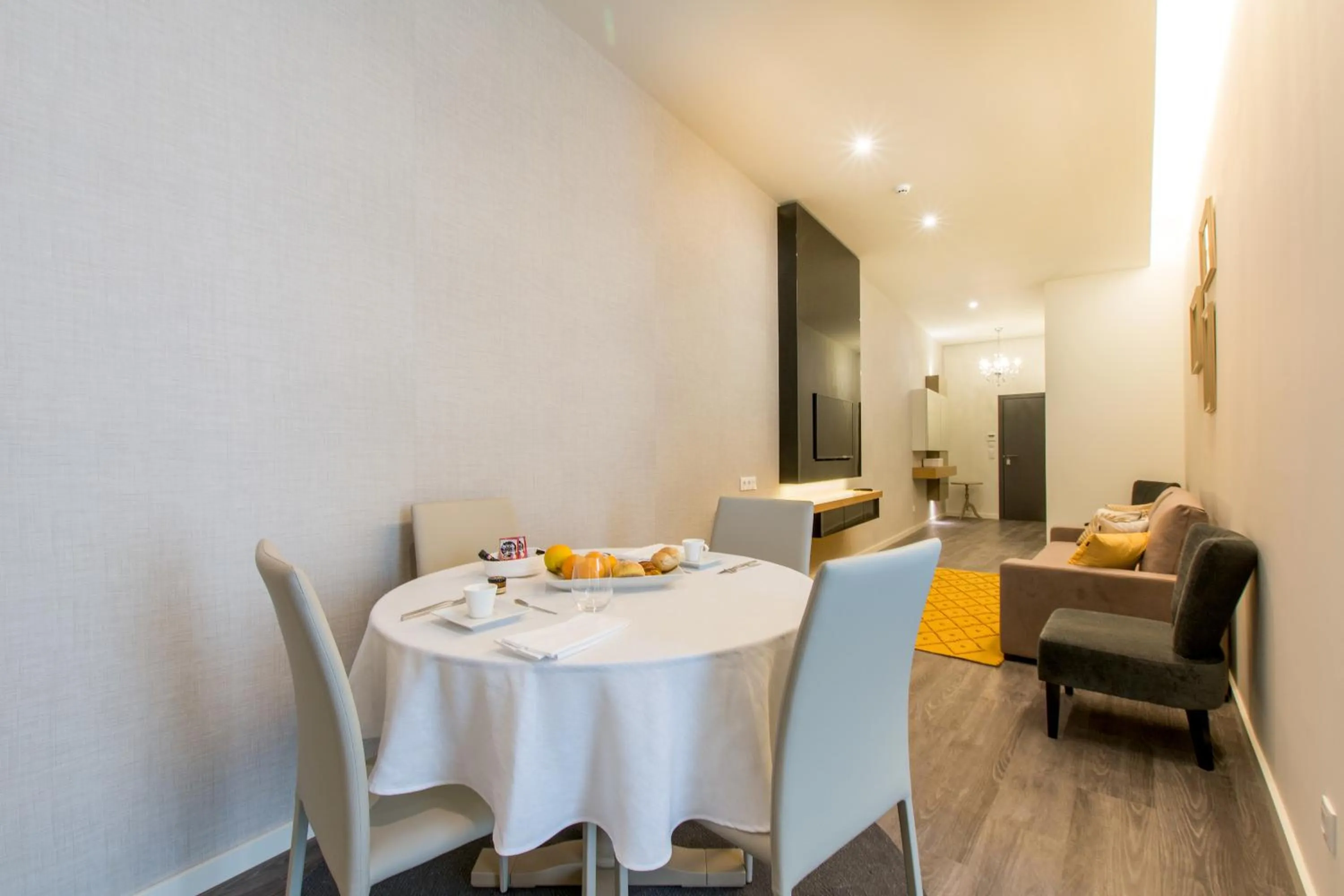 Living room in LETHESHOME Apartments