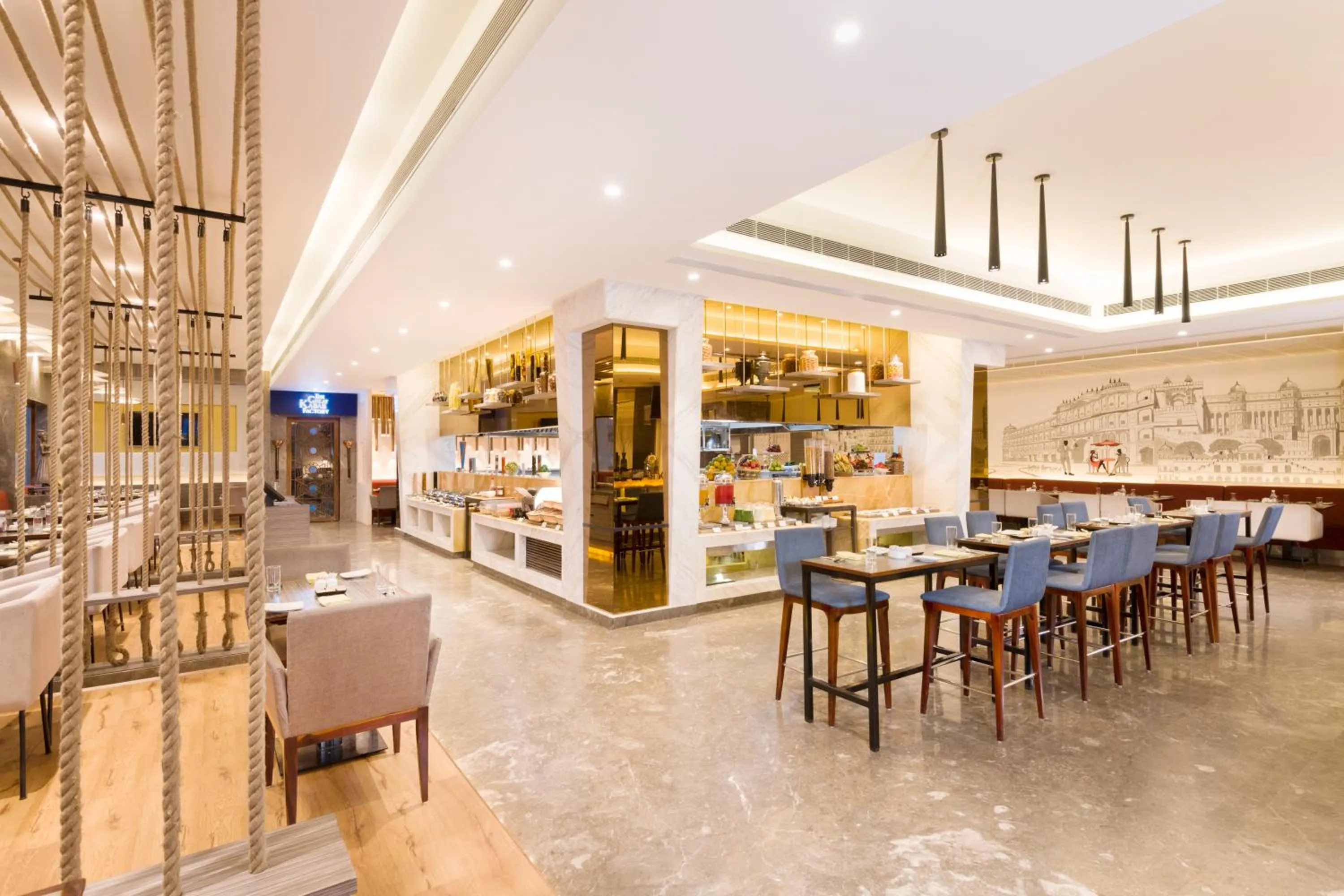 Restaurant/places to eat in Radisson Jaipur City Center