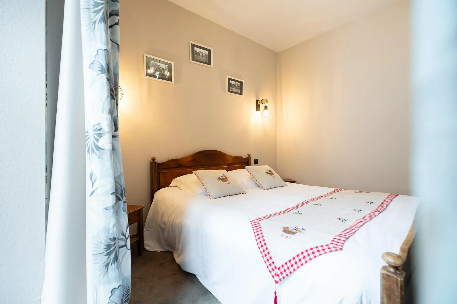 Bed in Hôtel Berceau Du Vigneron