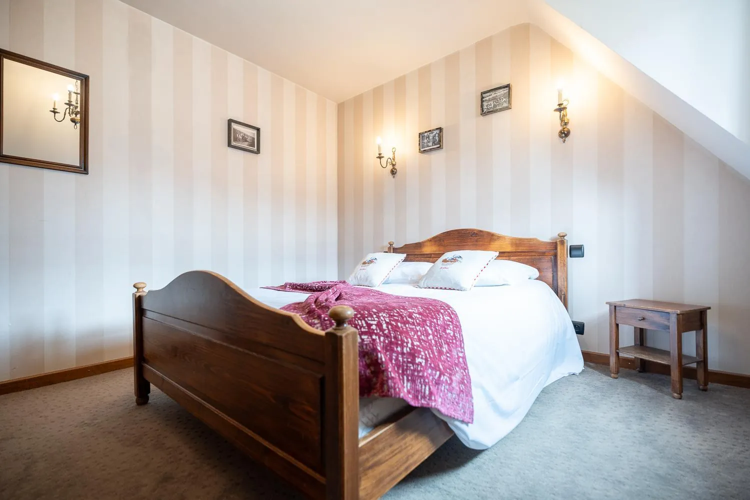 Bed in Hôtel Berceau Du Vigneron