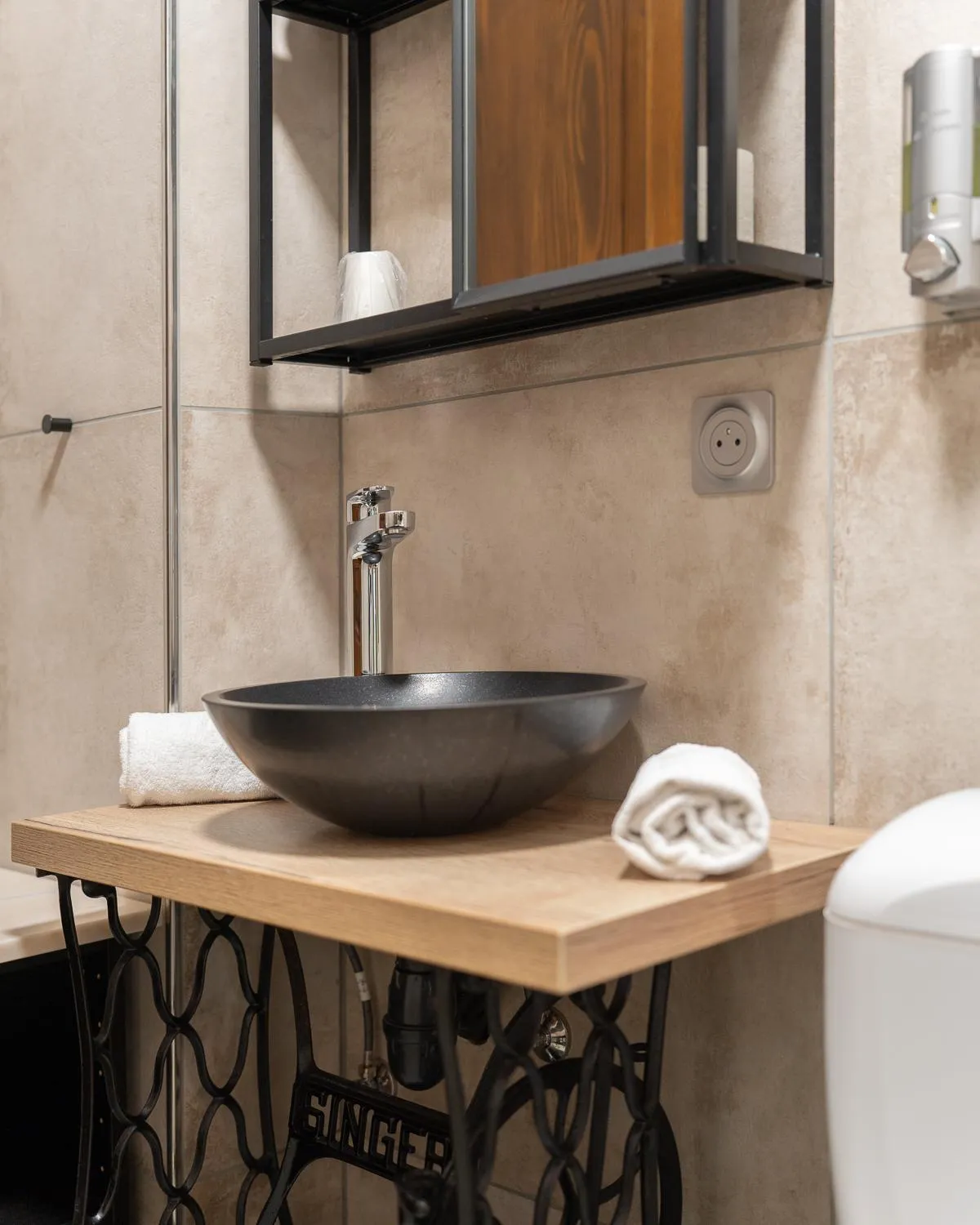 Bathroom in Hôtel Berceau Du Vigneron