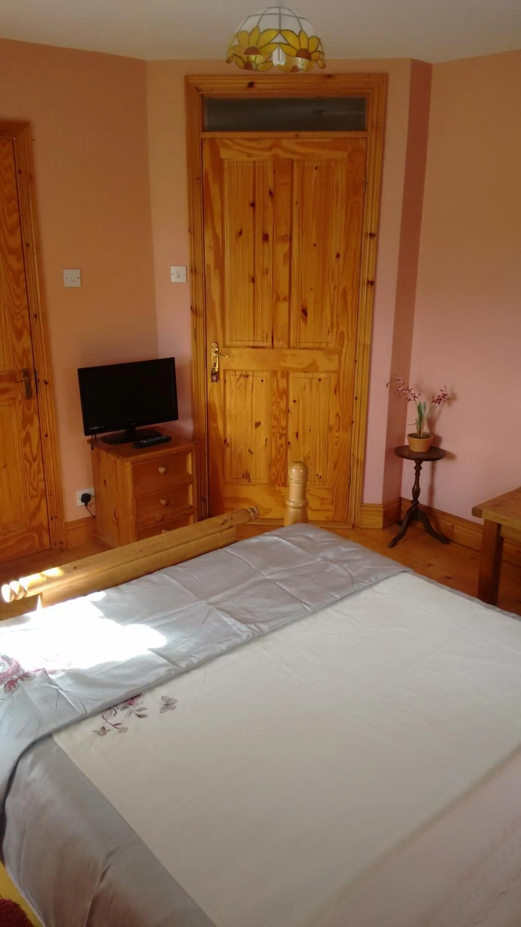 Bedroom in Grannagh Castle House