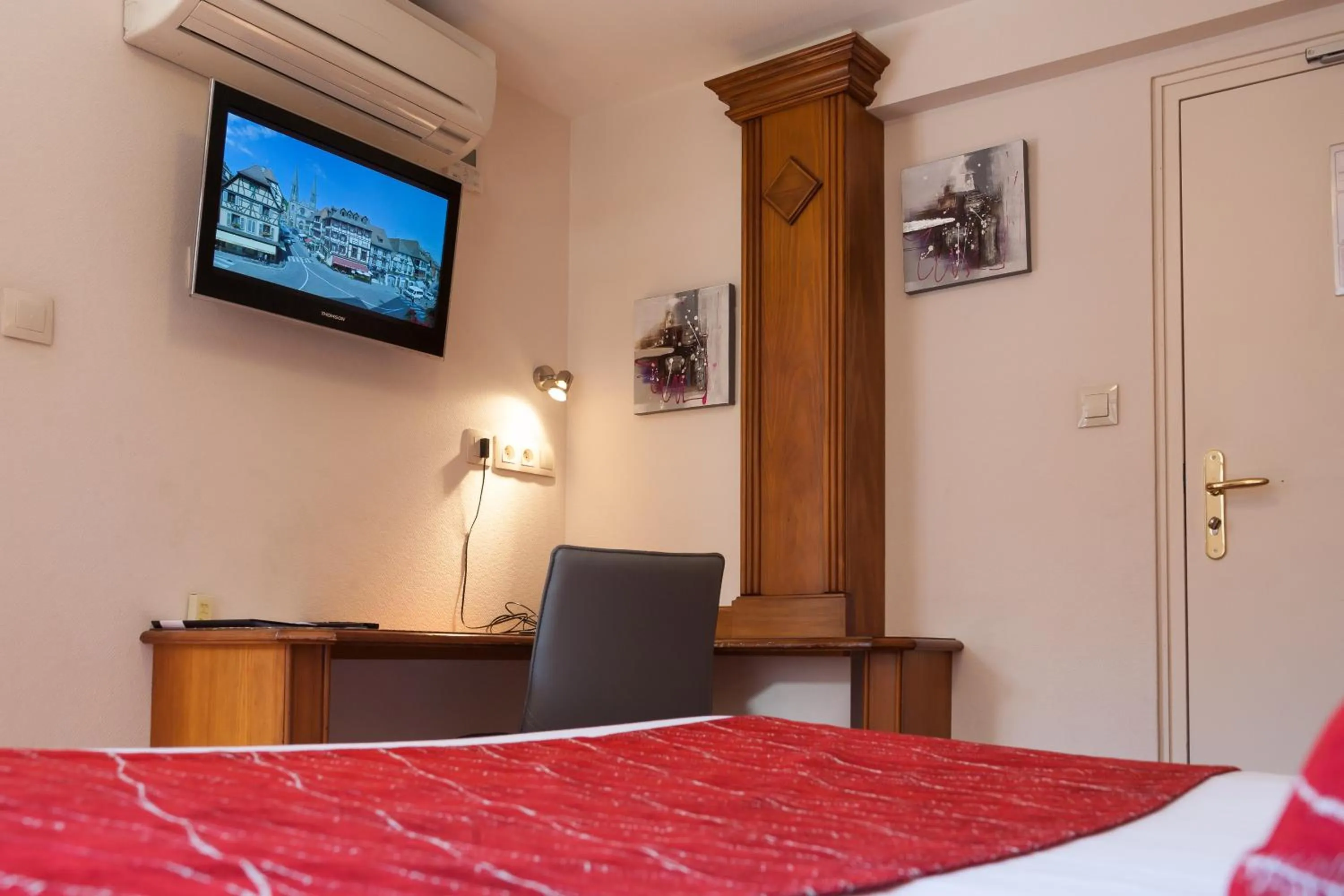 Logis Hôtel De La Cloche