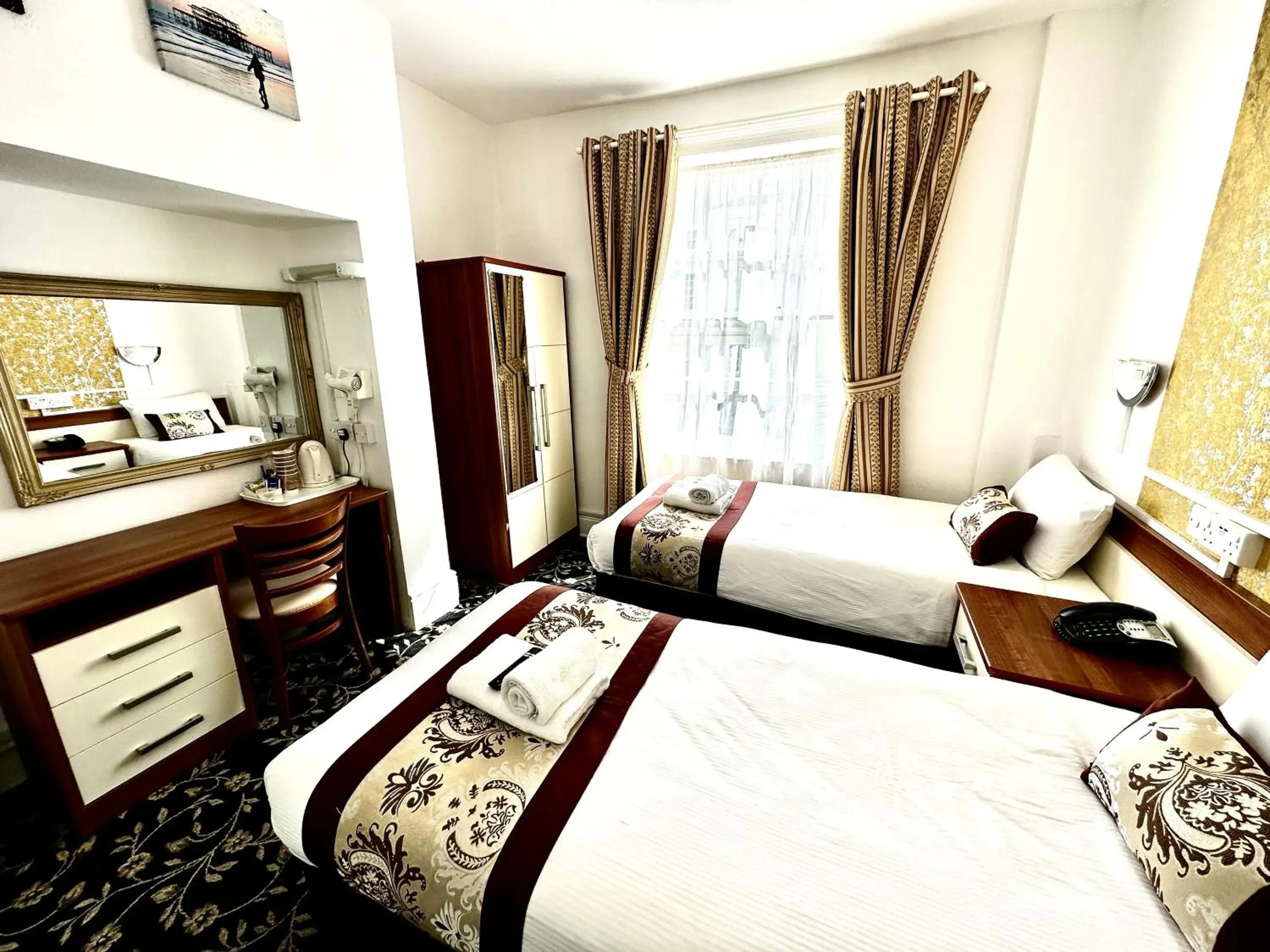 Twin Room in Andorra Guest Accommodation Twin Room in Andorra Guest Accommodation