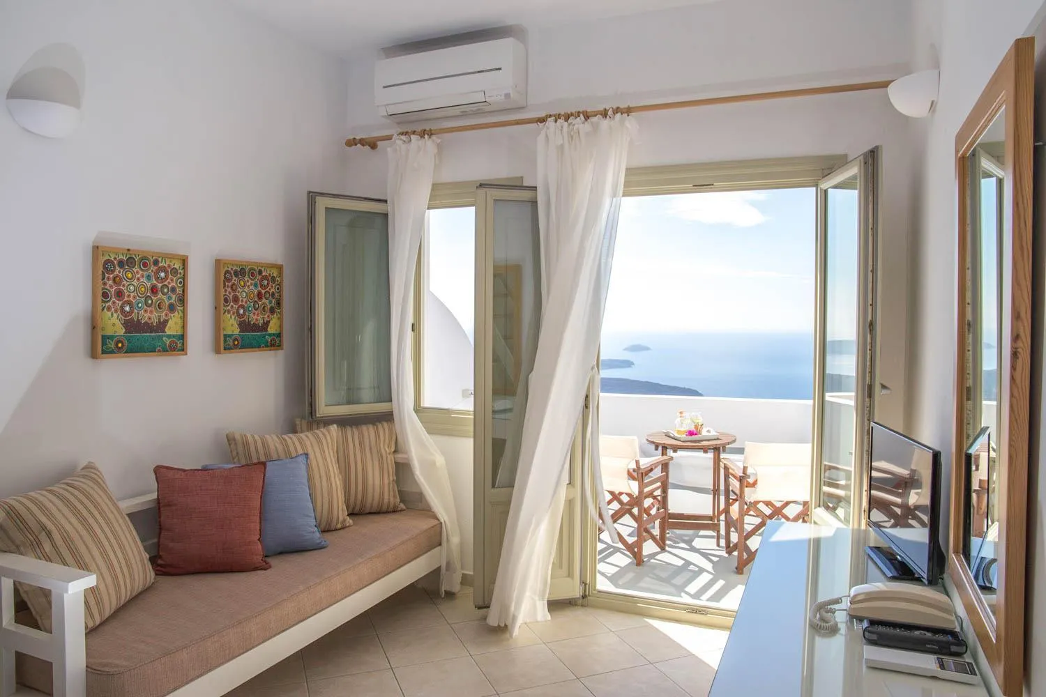 Living room in Irida - Santorini