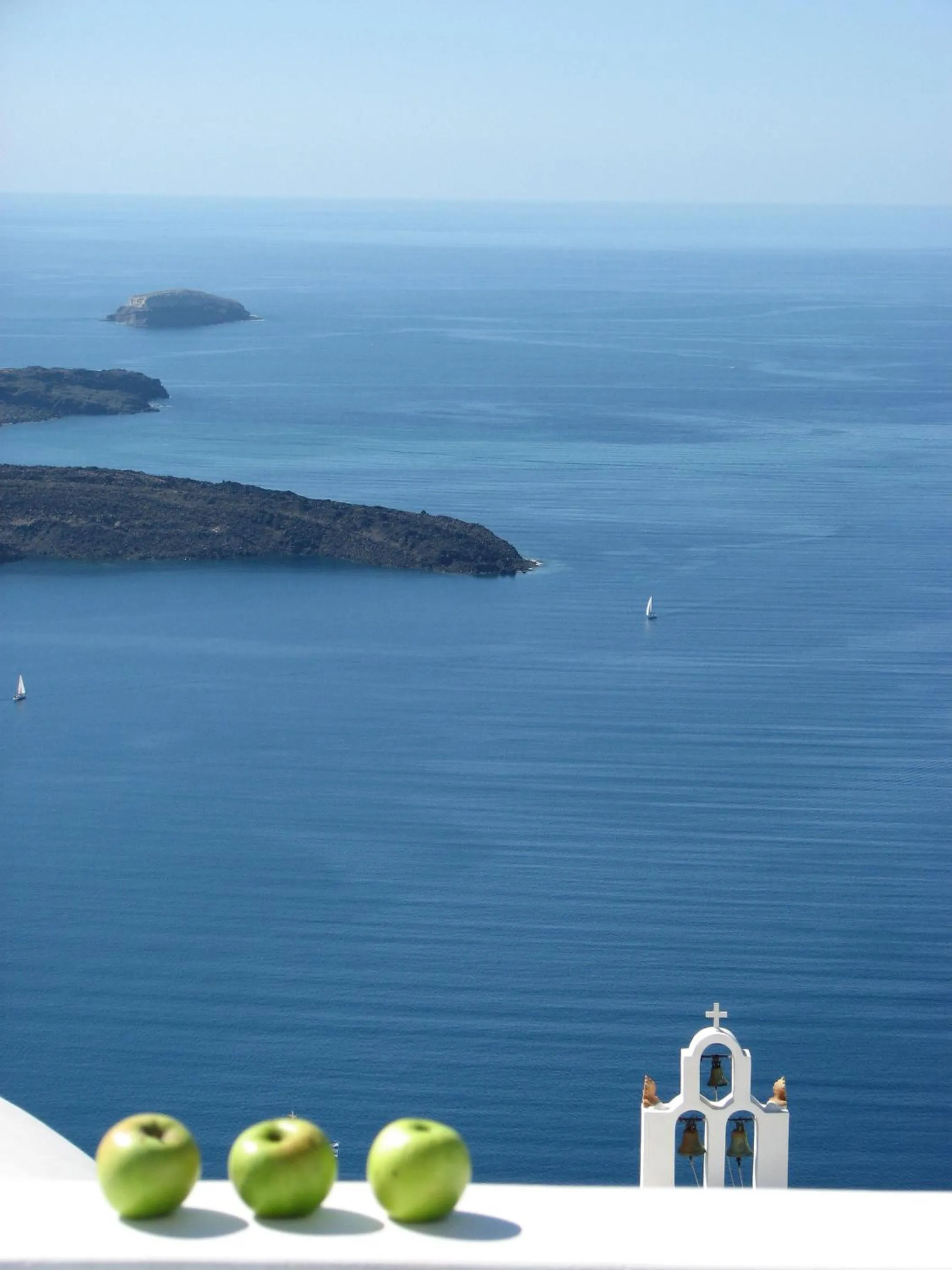 Area and facilities in Irida - Santorini