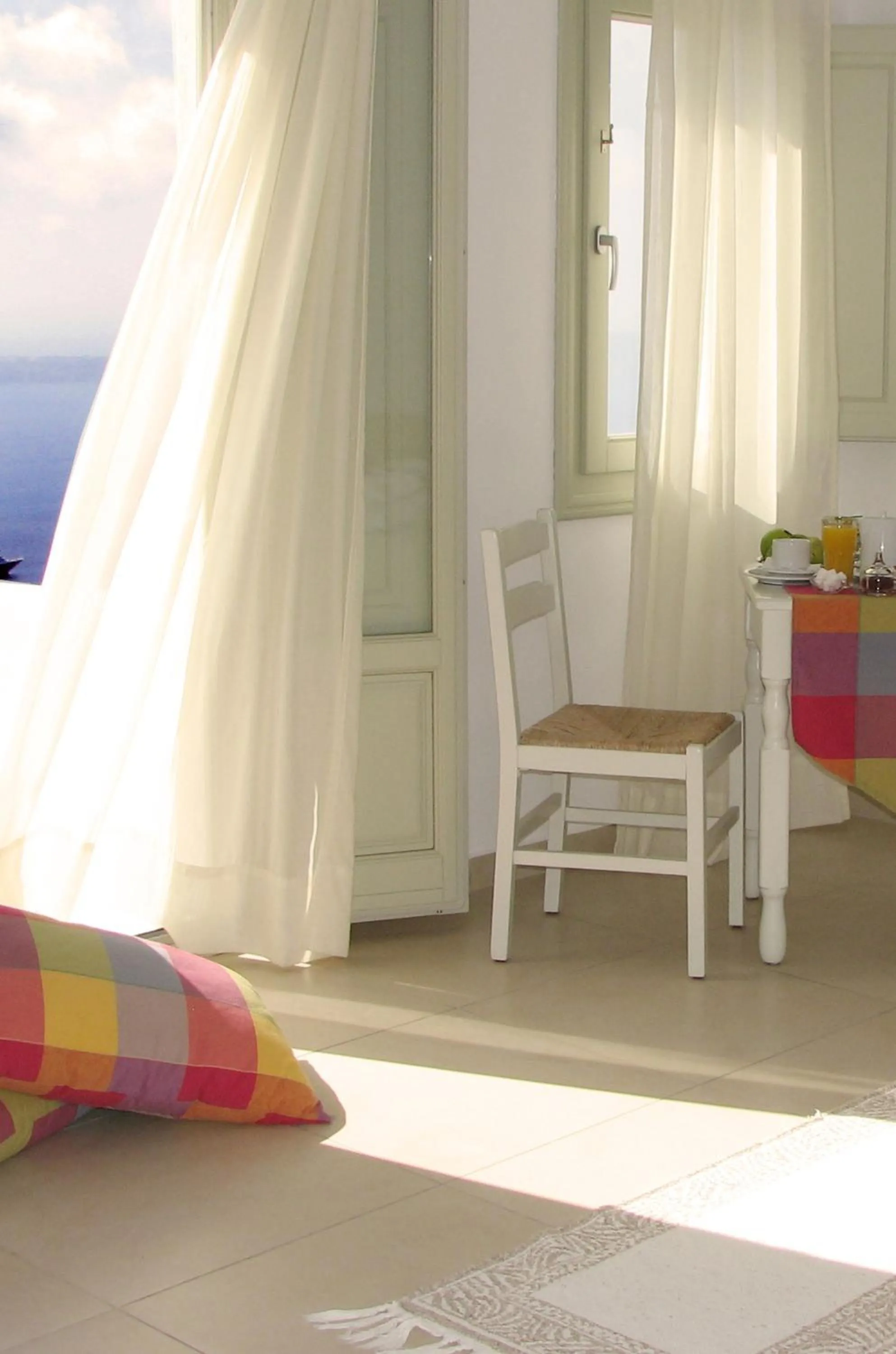 Seating area, Bed in Irida - Santorini