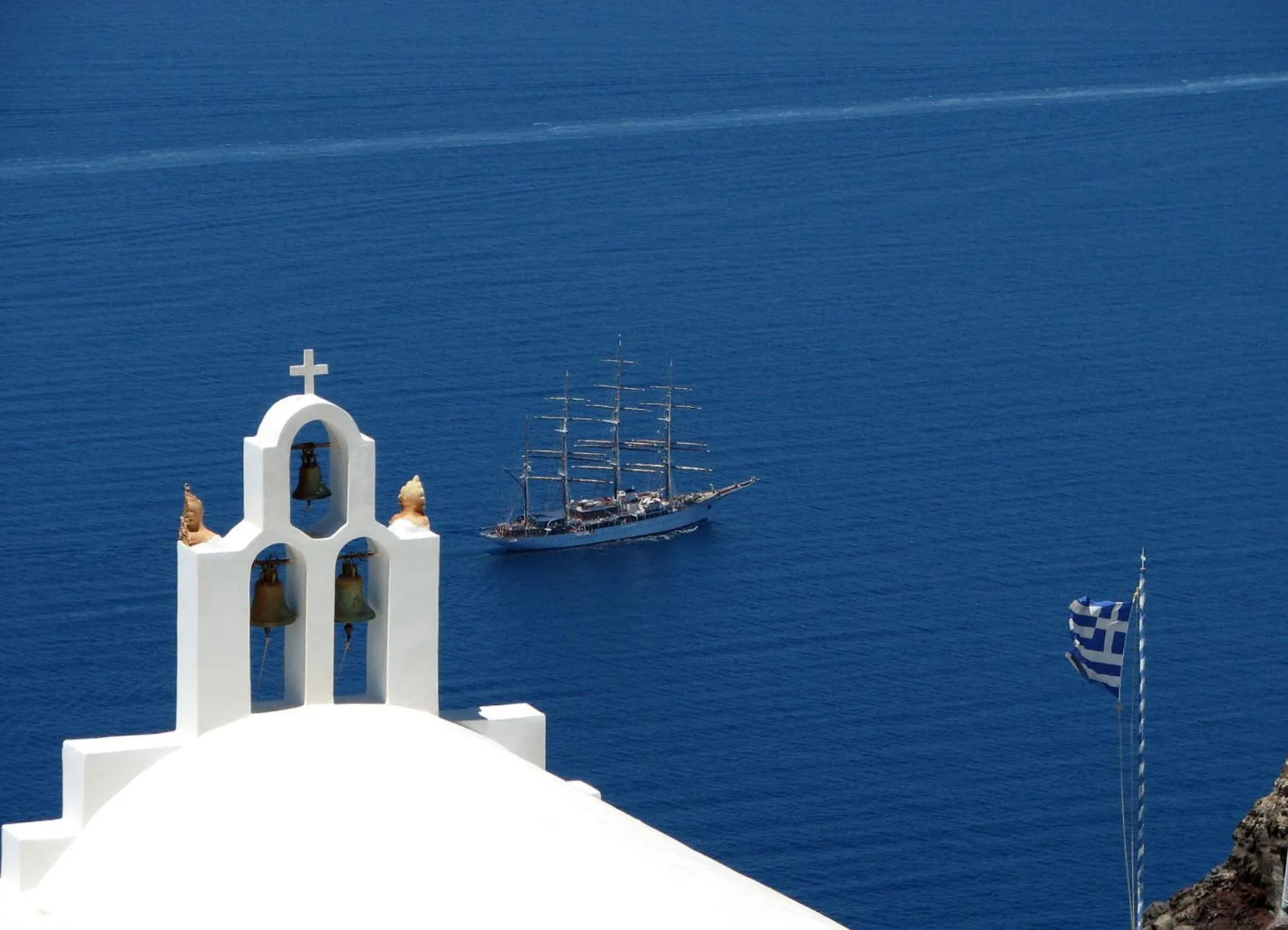 Area and facilities in Irida - Santorini