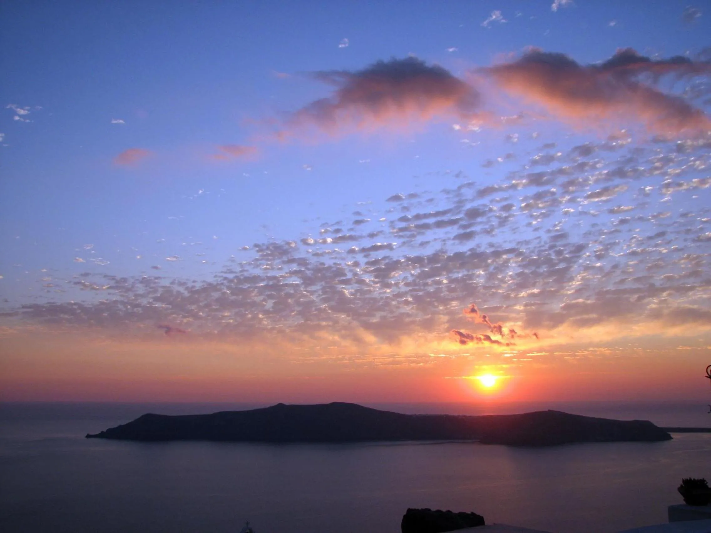 Area and facilities in Irida - Santorini