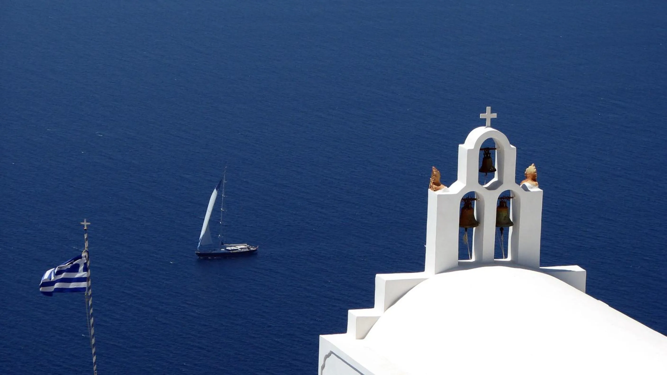 Area and facilities in Irida - Santorini