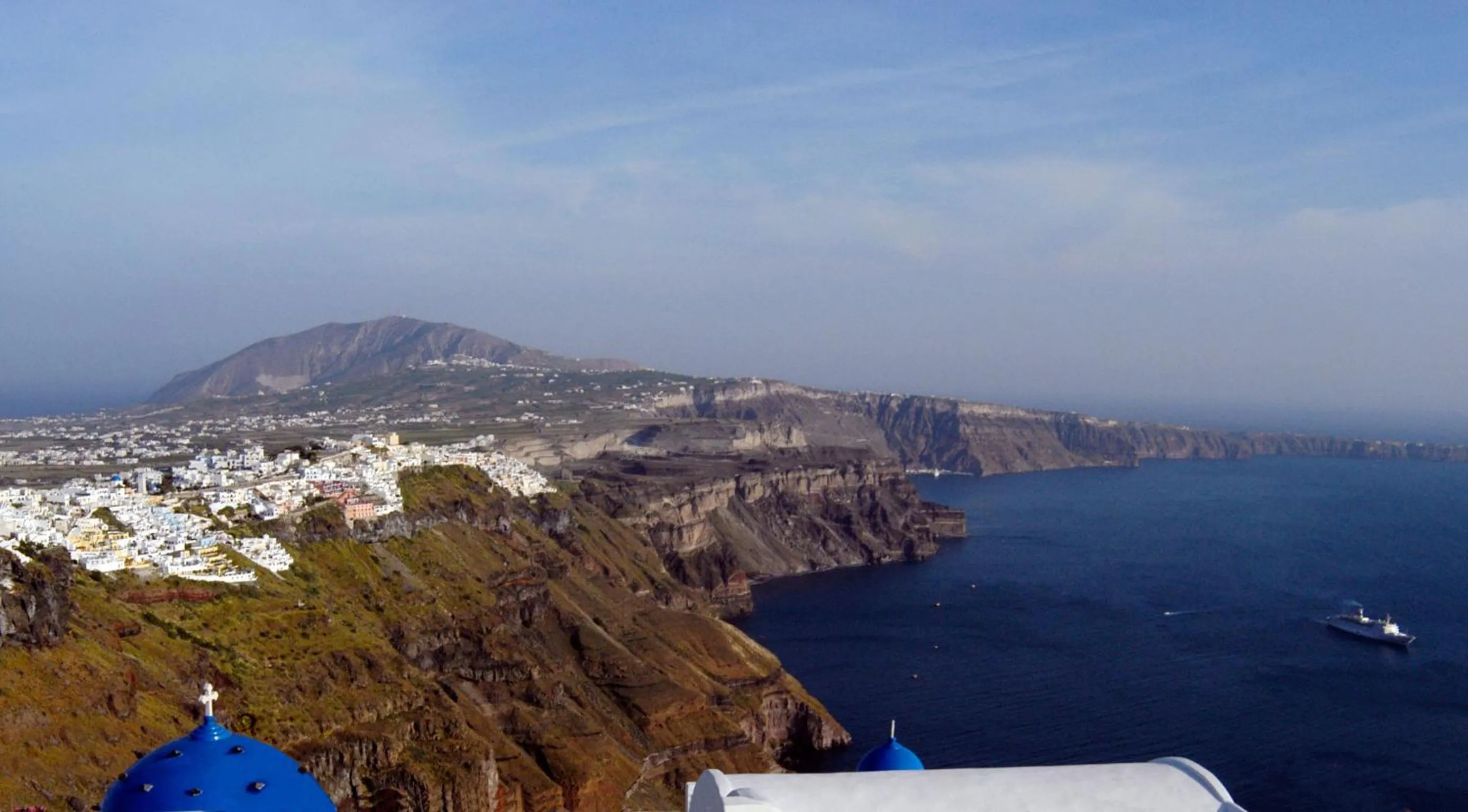 Area and facilities in Irida - Santorini