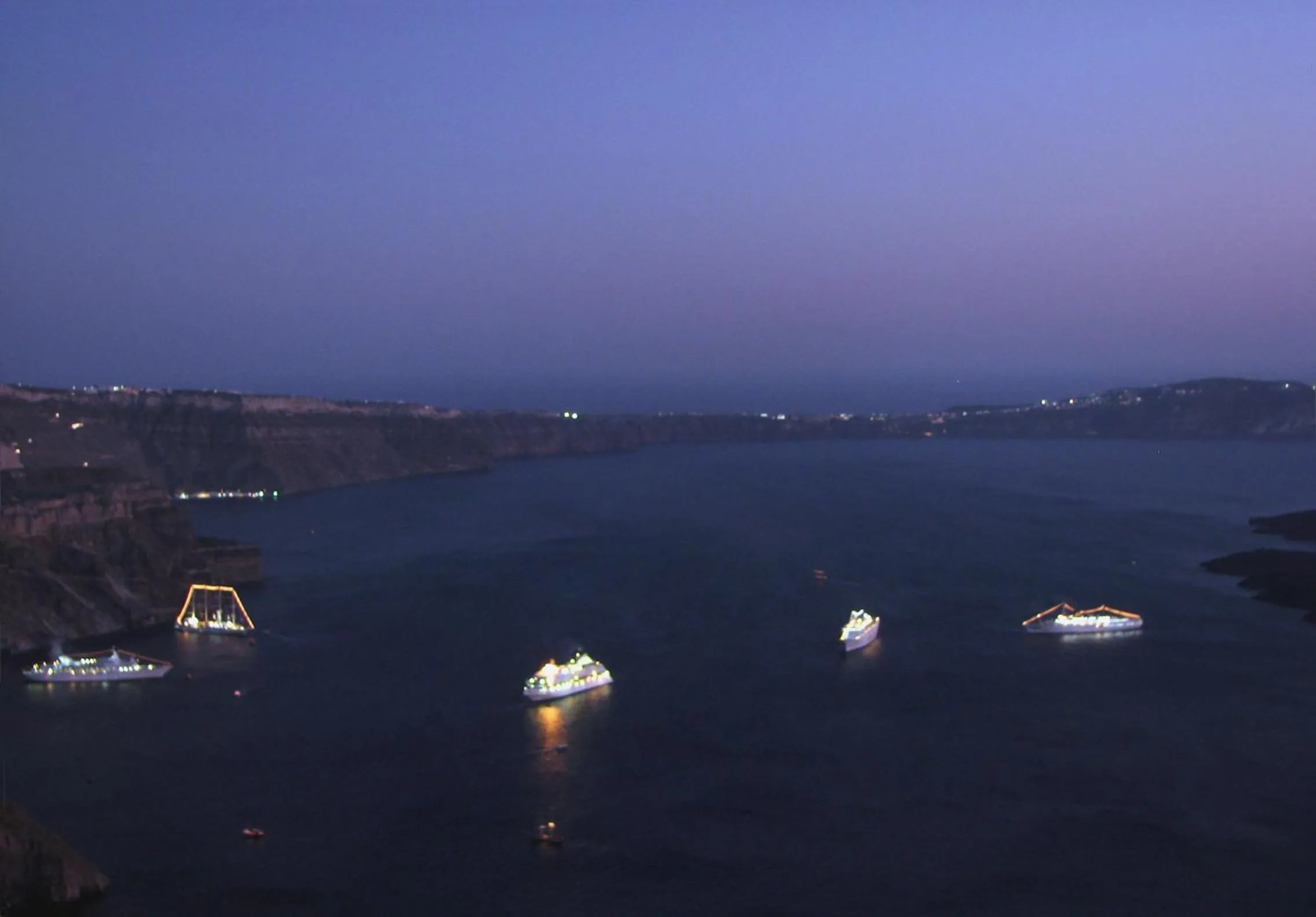 Area and facilities in Irida - Santorini
