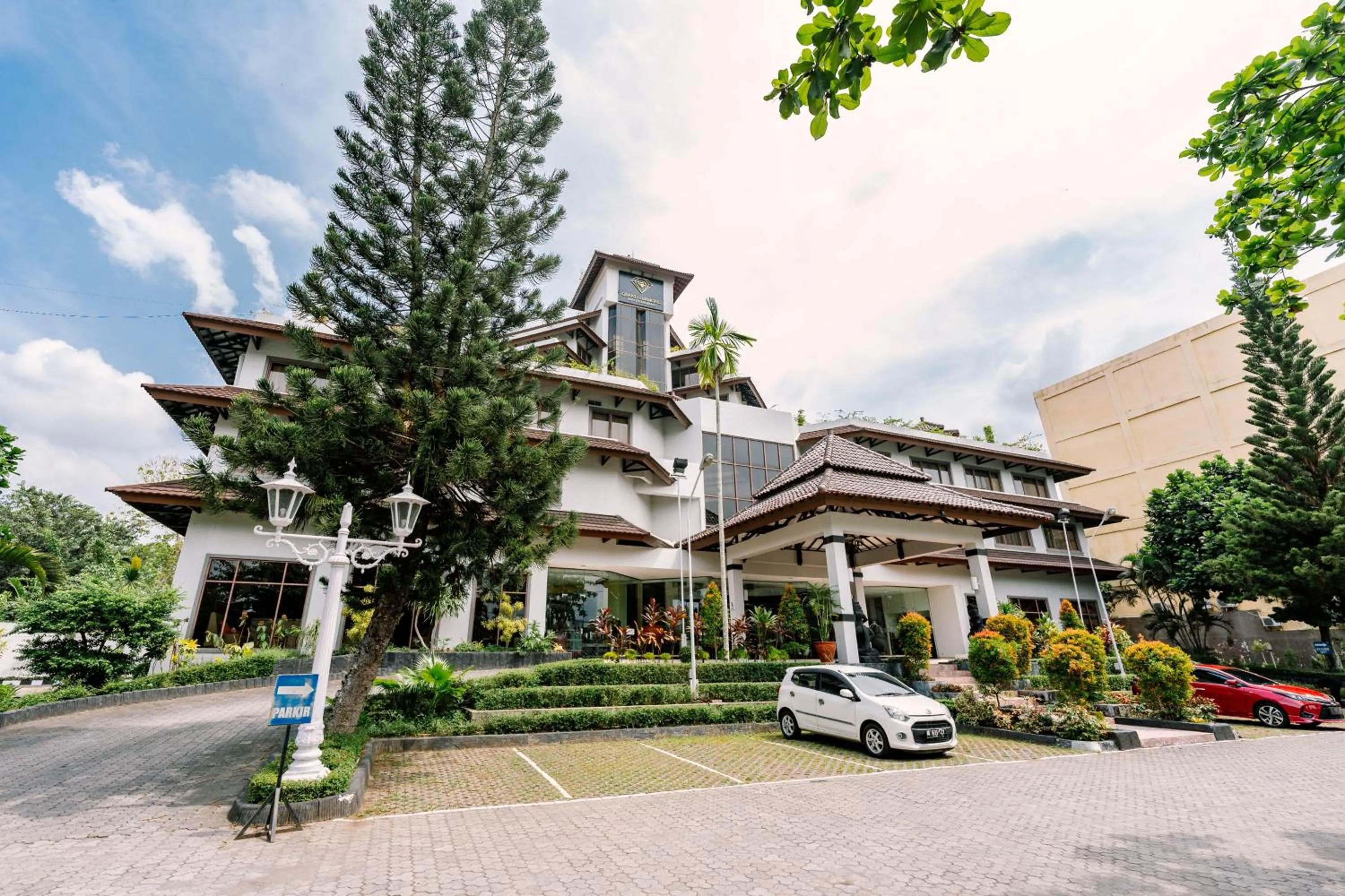 Property building in Grand Diamond Hotel Yogyakarta