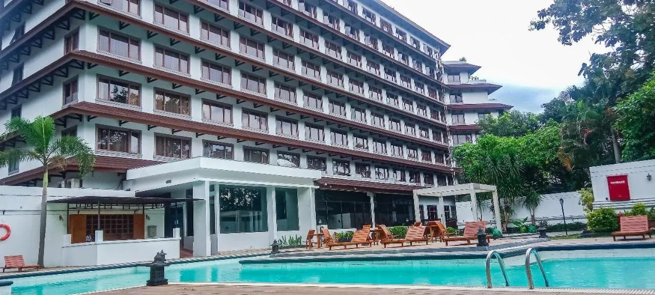 Swimming pool in Grand Diamond Hotel Yogyakarta