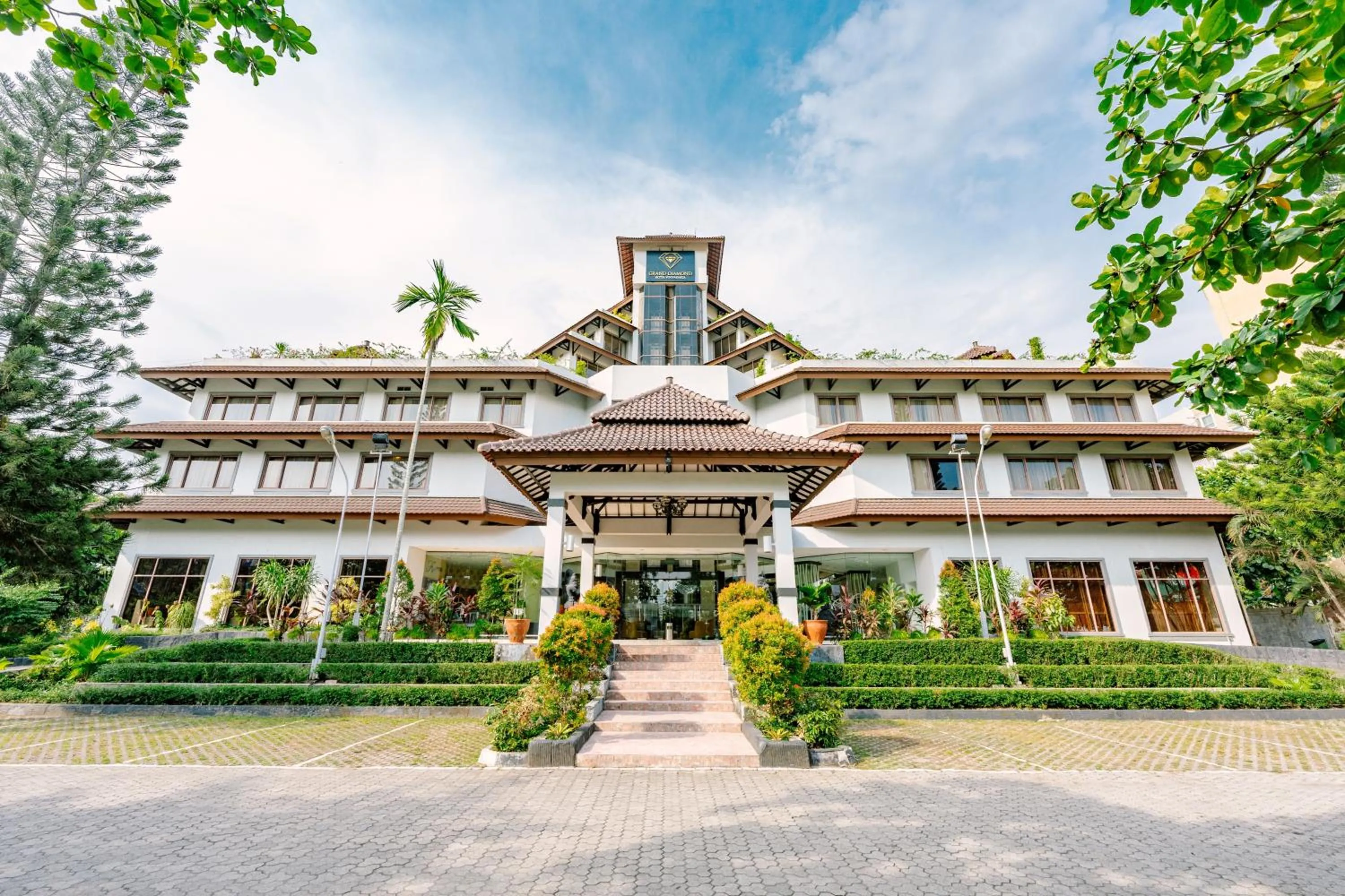 Property building in Grand Diamond Hotel Yogyakarta