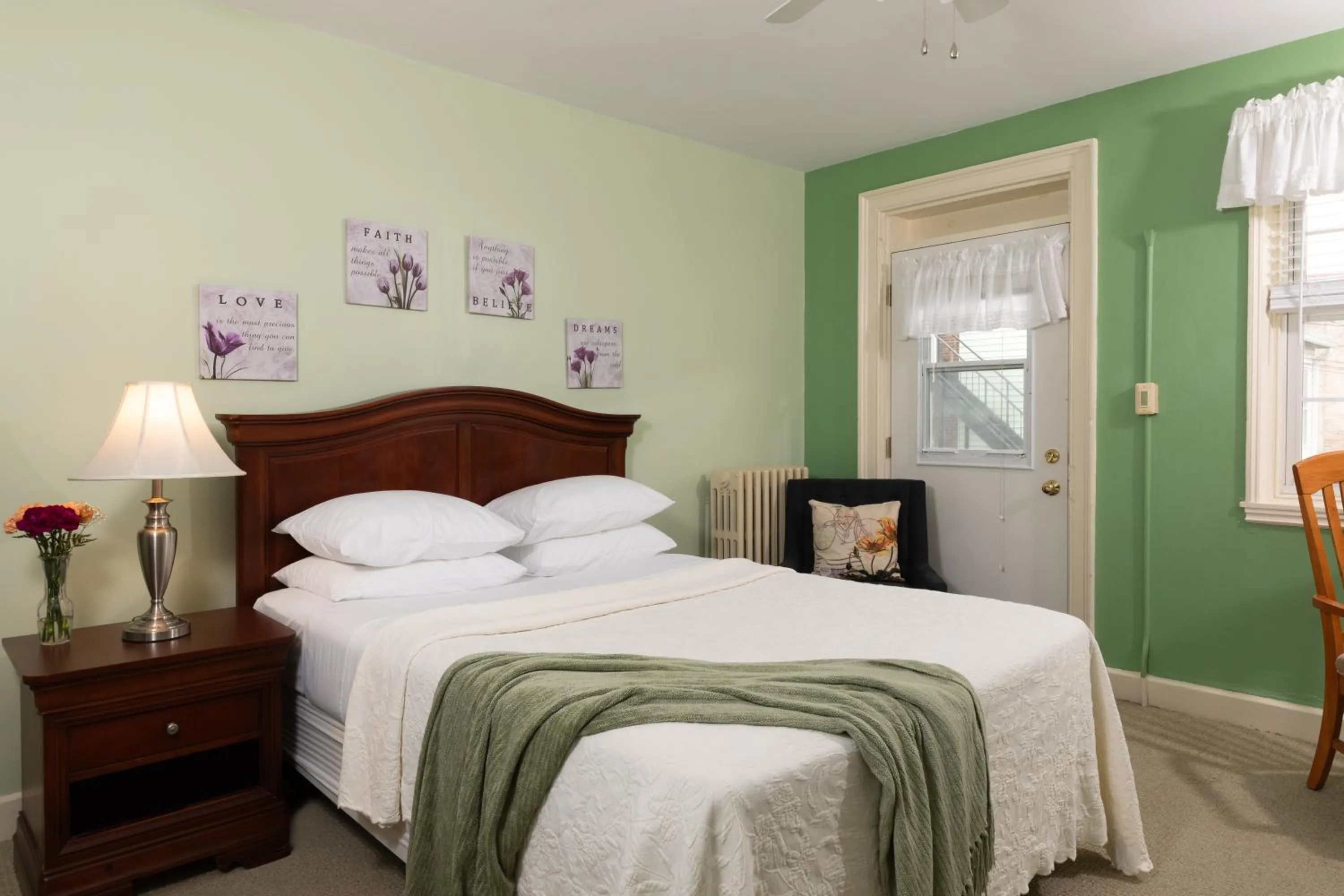 Bedroom, Bed in Carlisle House Bed and Breakfast
