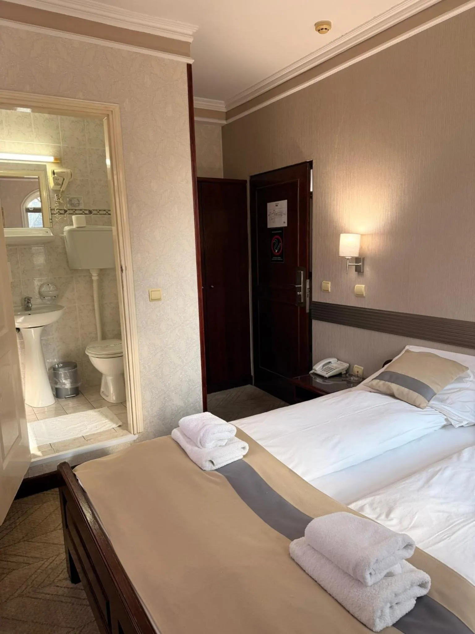 Bedroom, Bed in Garni Hotel Lav