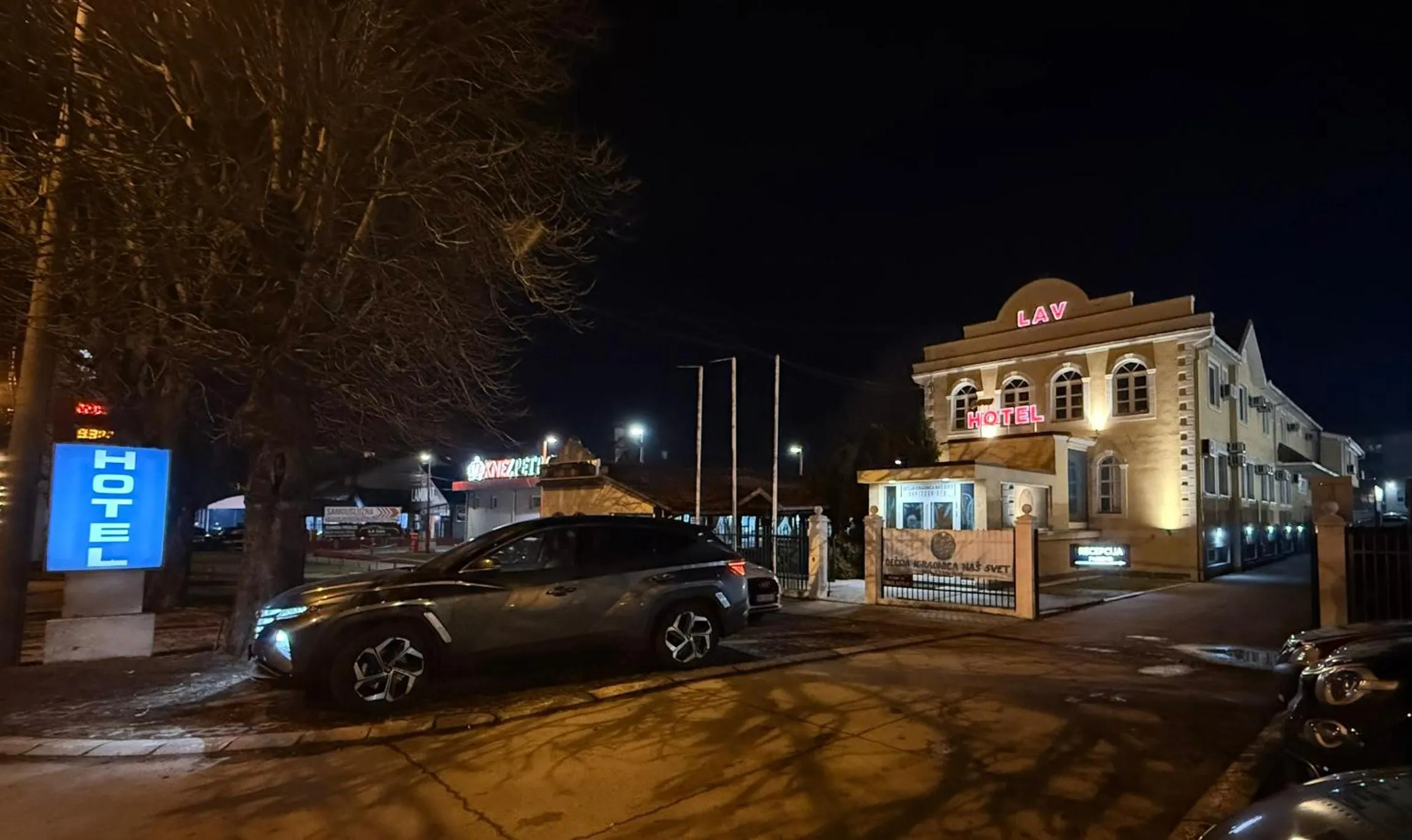 Property building in Garni Hotel Lav