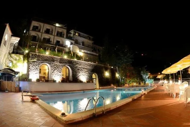 Facade/entrance in Hotel Villa Giuseppina