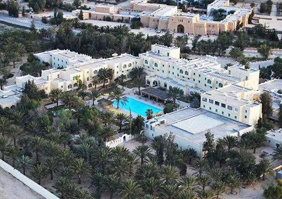 Swimming pool in Sahara Douz