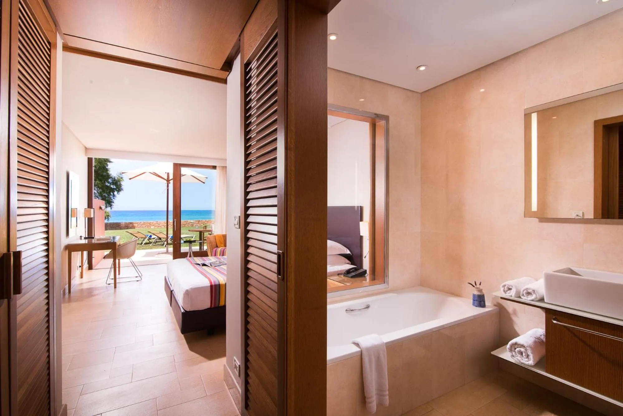 Bathroom in Kernos Beach Hotel & Bungalows