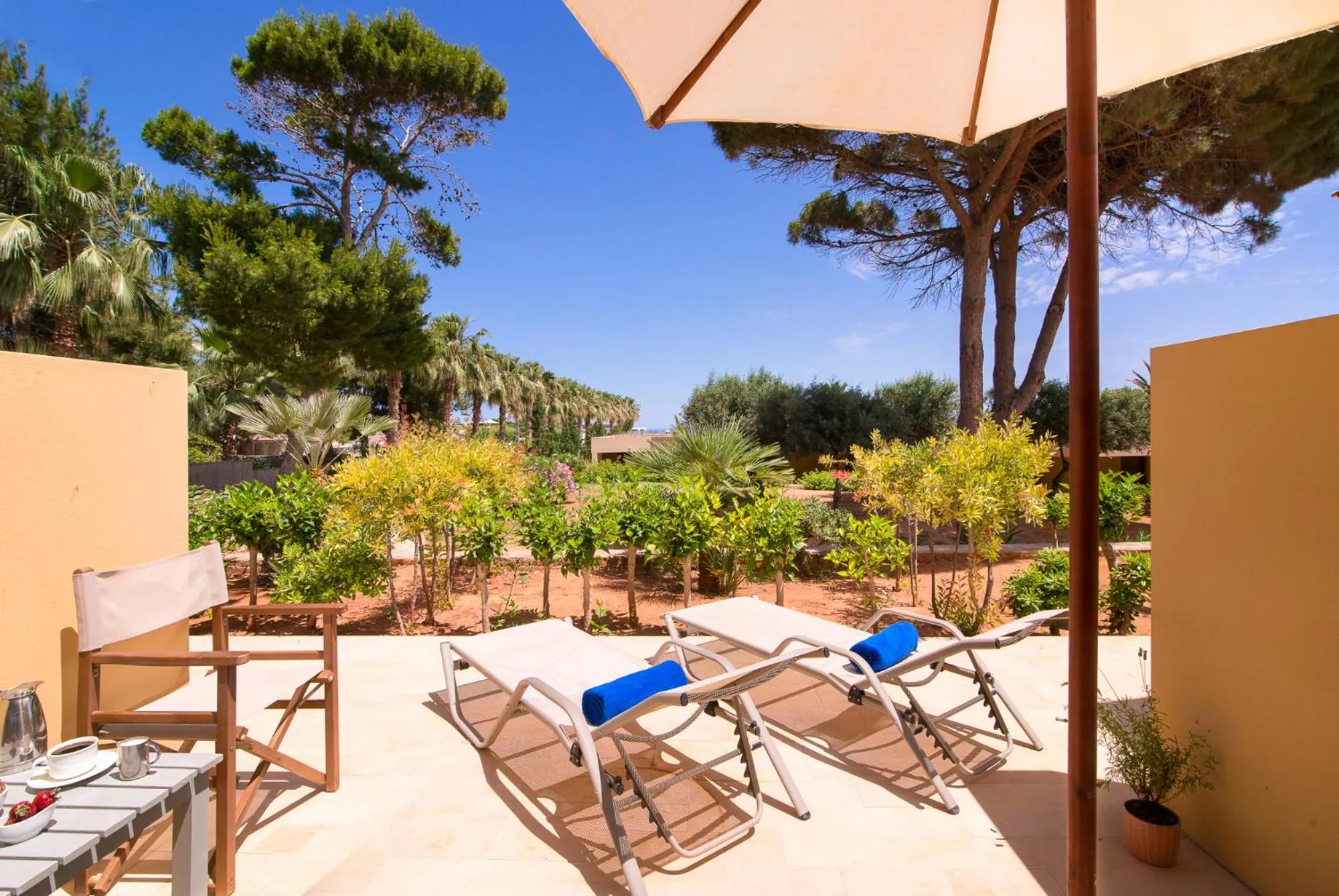 Patio in Kernos Beach Hotel & Bungalows