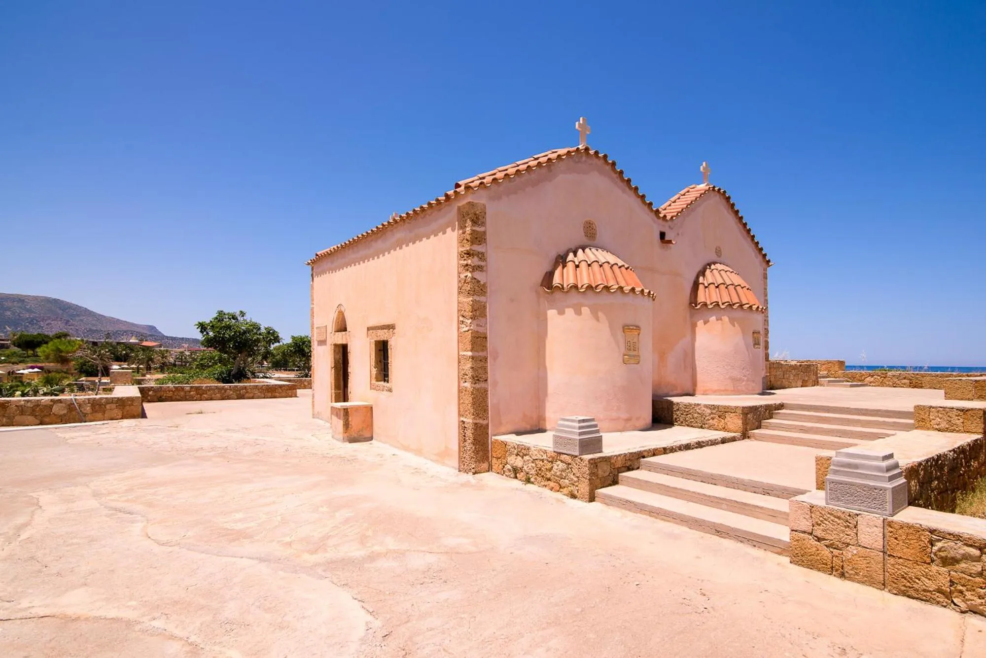 Property building in Kernos Beach Hotel & Bungalows