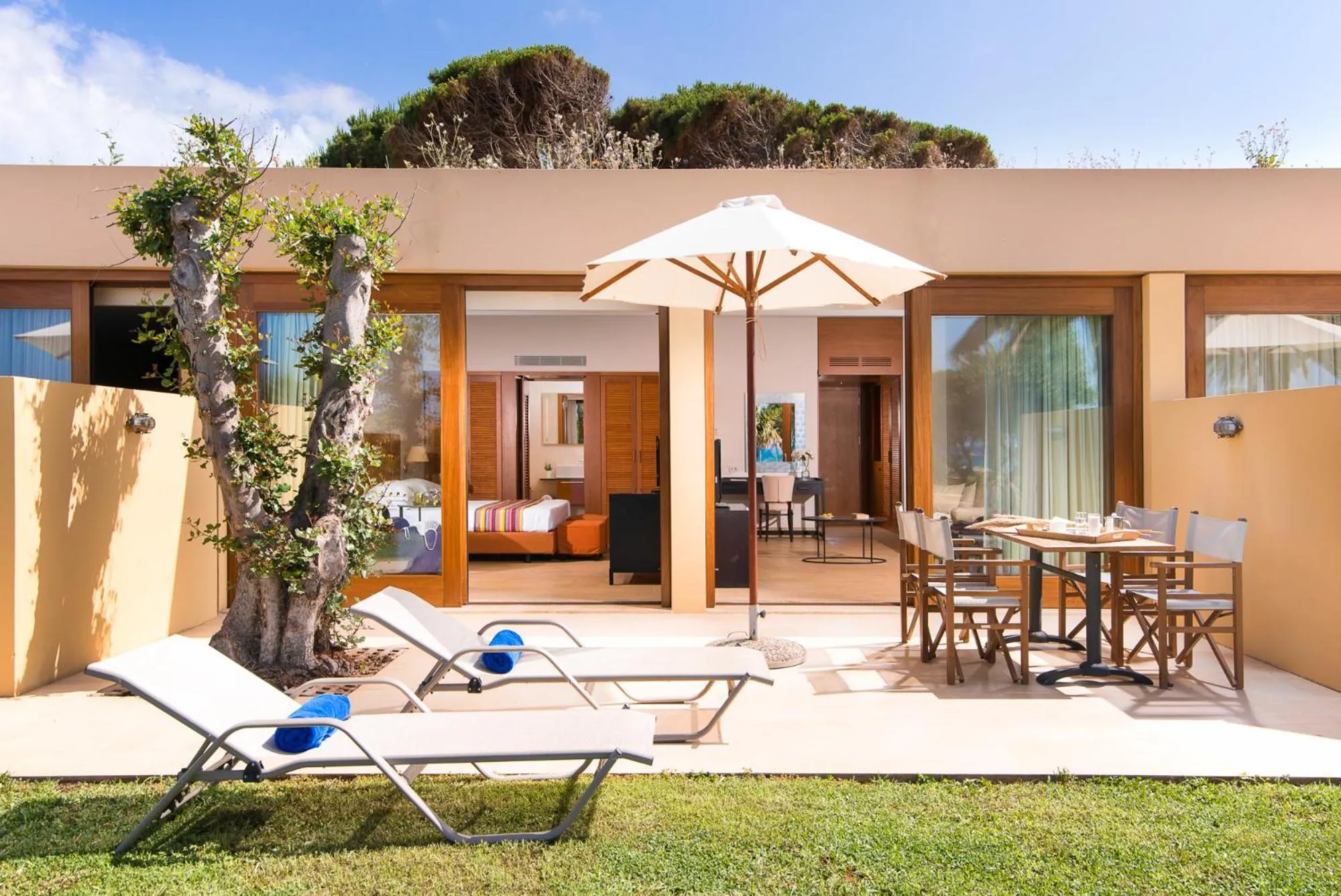 Patio in Kernos Beach Hotel & Bungalows