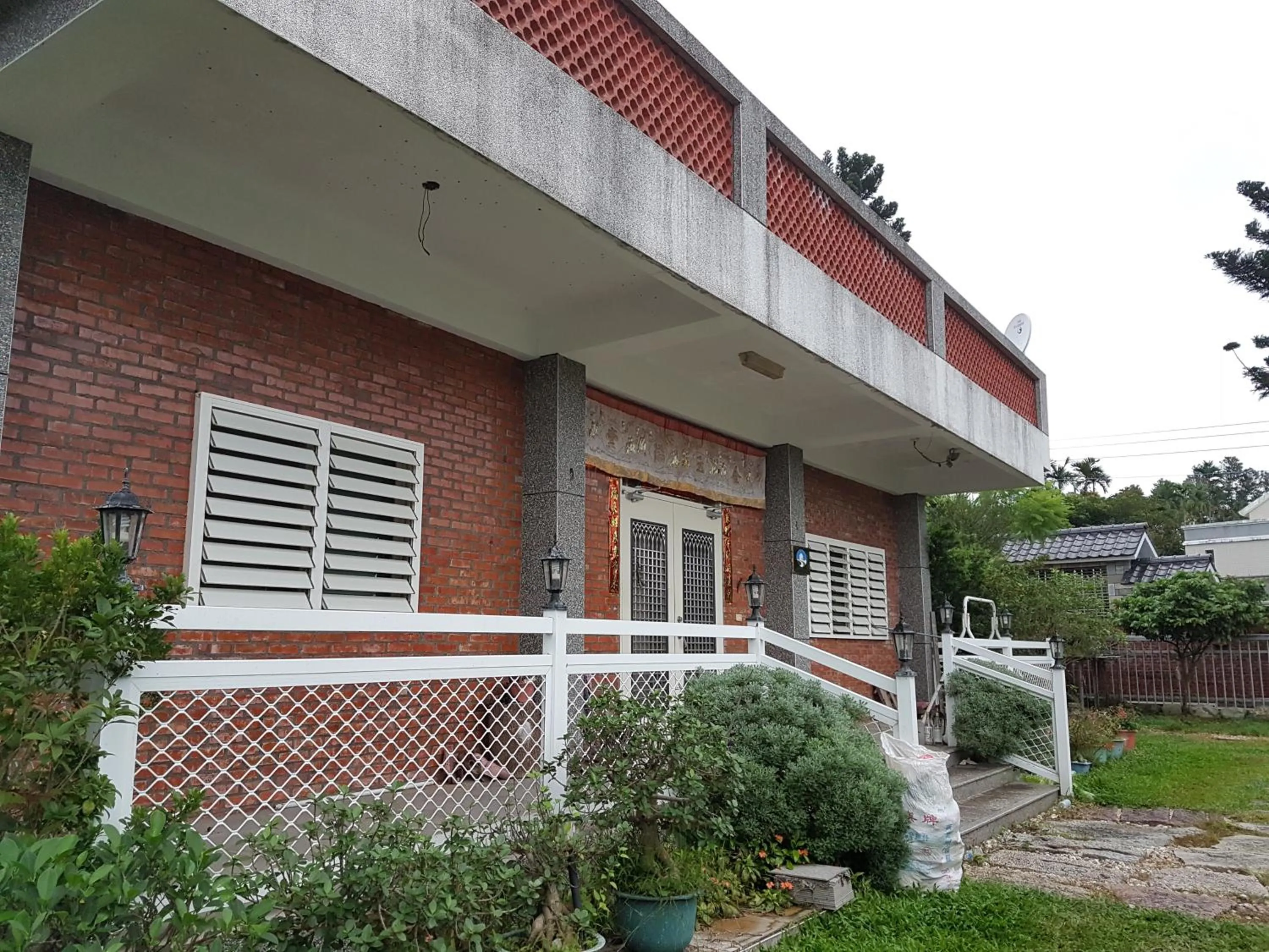 Facade/entrance in Ganoun Homestay