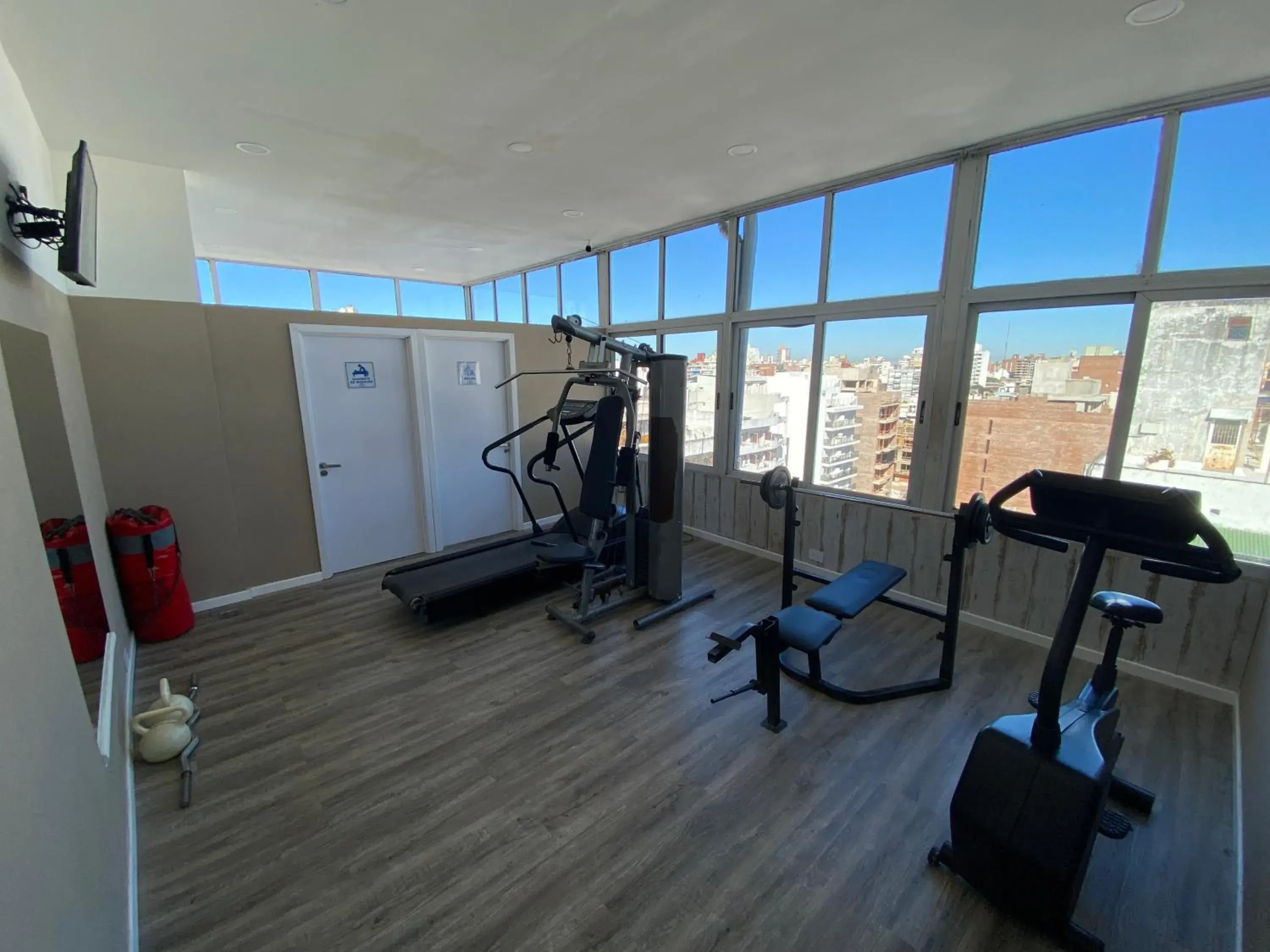 Fitness centre/facilities in Hotel Howard Johnson Rosario Fitness centre/facilities in Hotel Howard Johnson Rosario