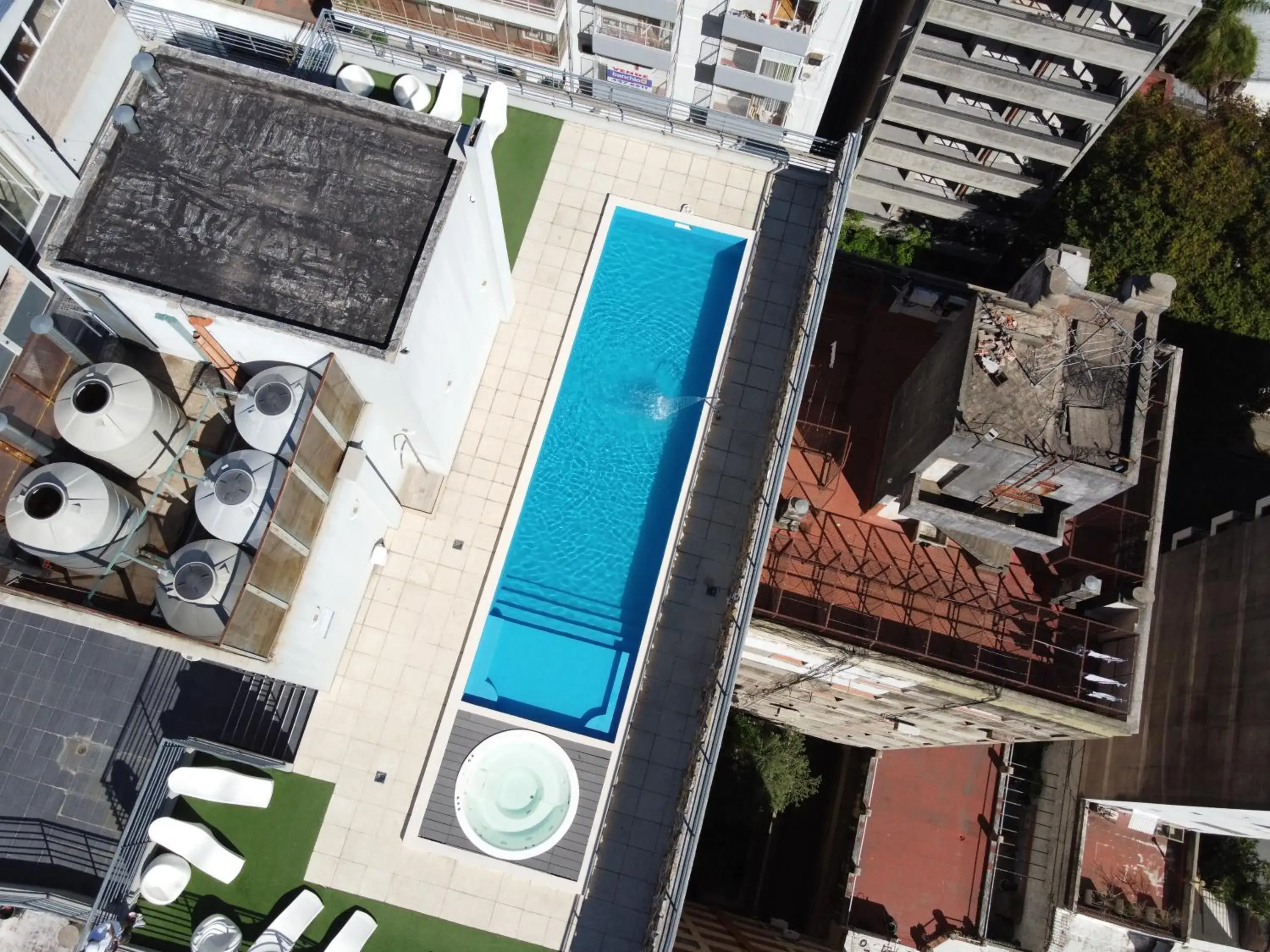 Swimming pool in Hotel Howard Johnson Rosario Swimming pool in Hotel Howard Johnson Rosario