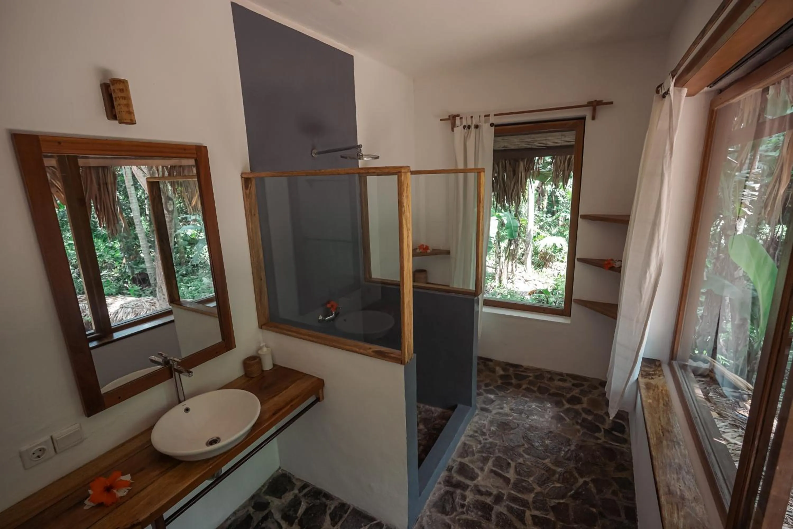 Bathroom in Coral Eye Boutique Resort and Marine Outpost
